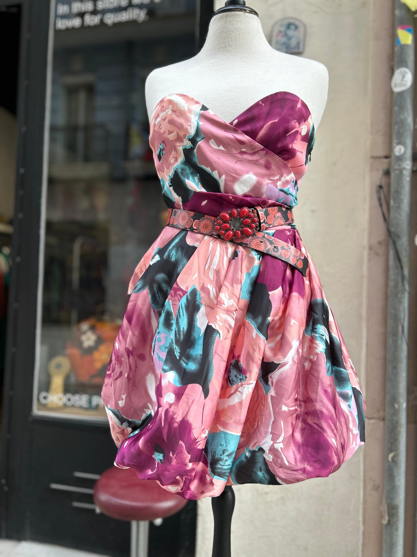 Strapless ballon party dress