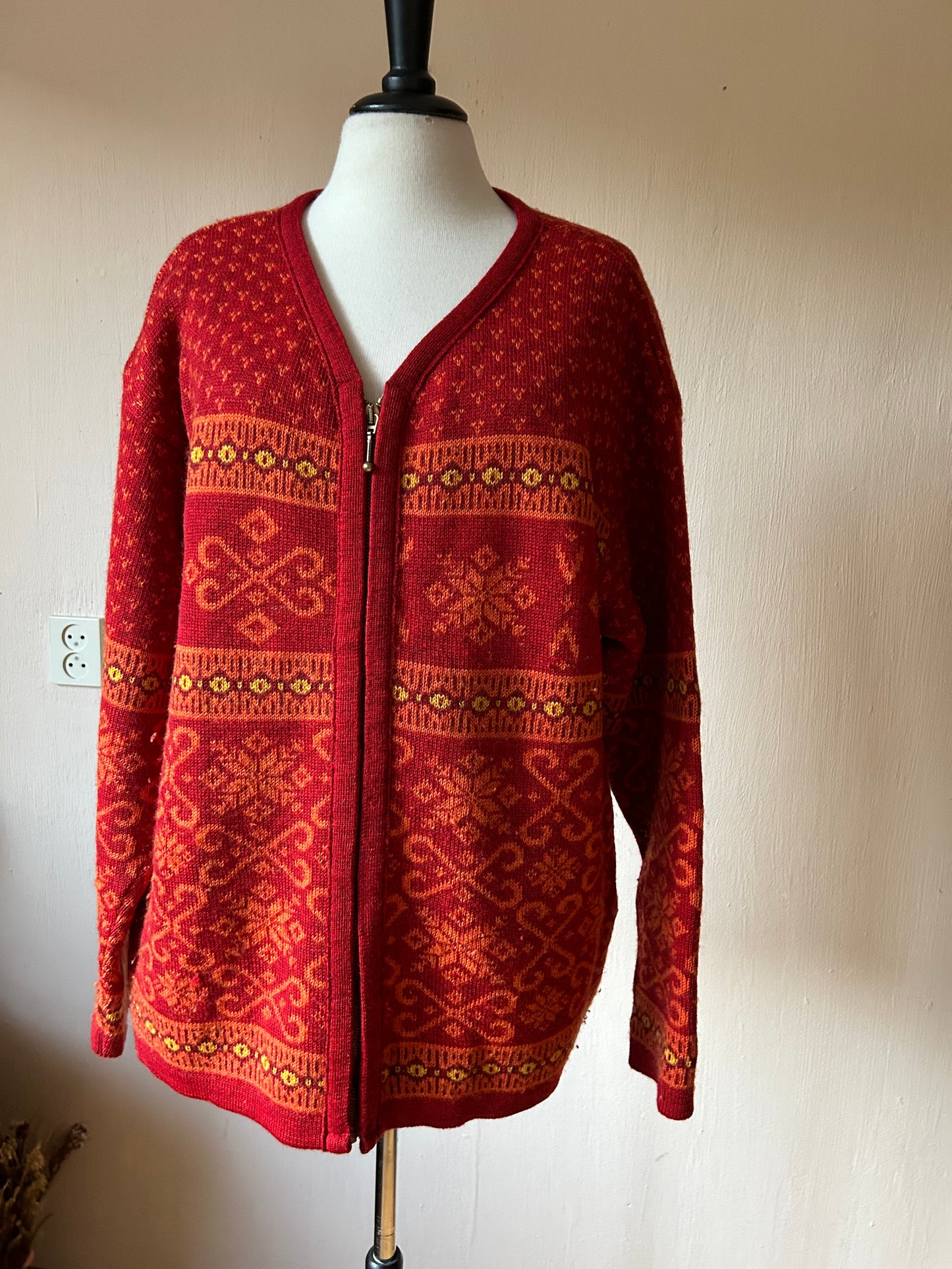 Nordic motifs cardigan (M/L)