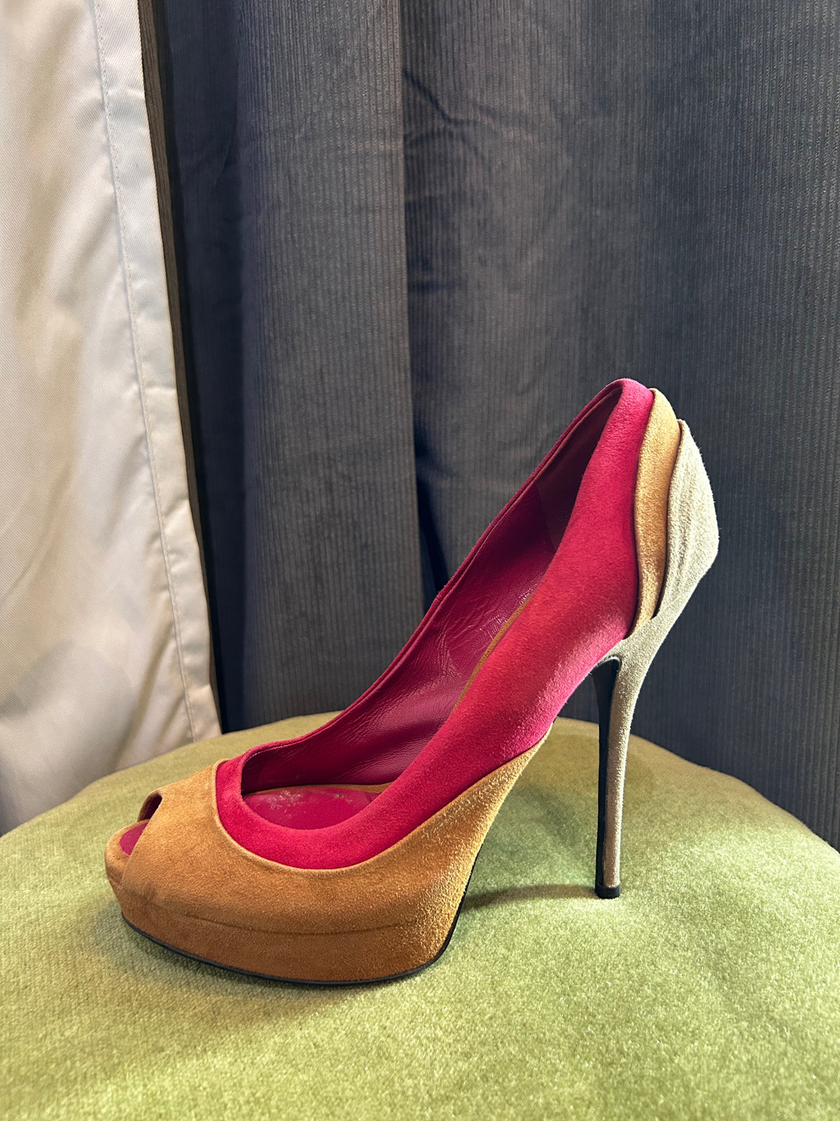 Gucci Tricolor Suede Peep-Toe Platform Pumps - Size 37.5 C