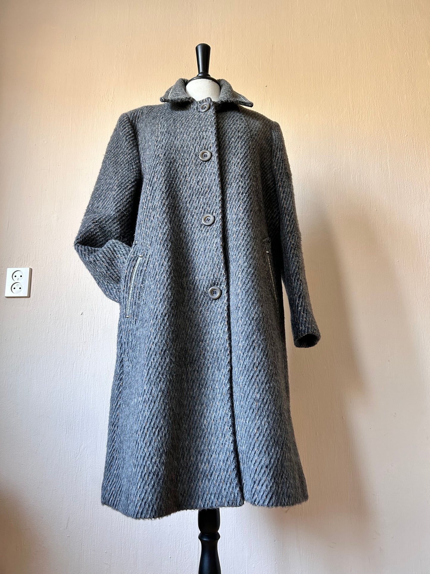 Vintage wool coat L