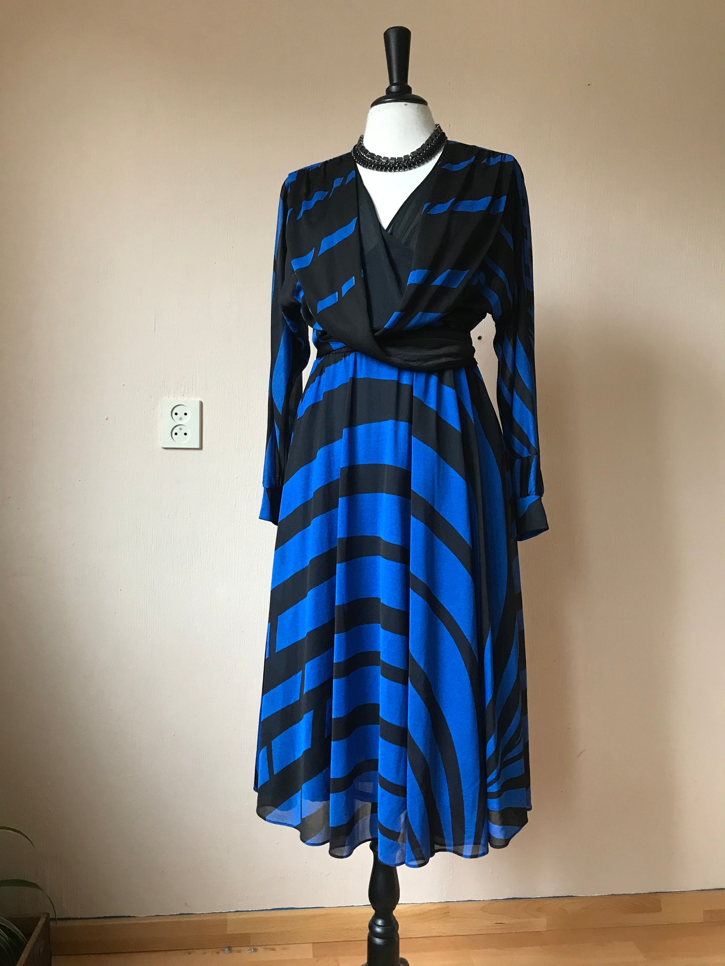 Vintage midi dress