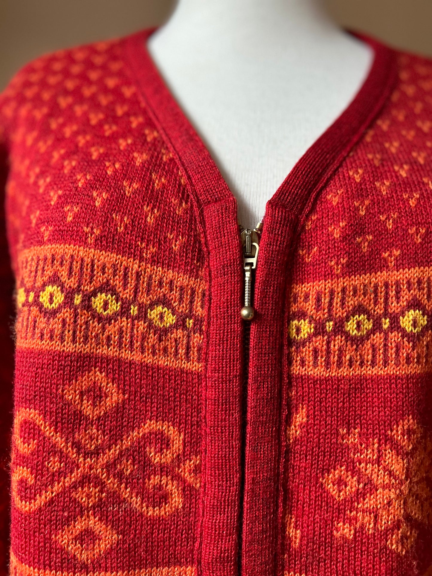 Nordic motifs cardigan (M/L)