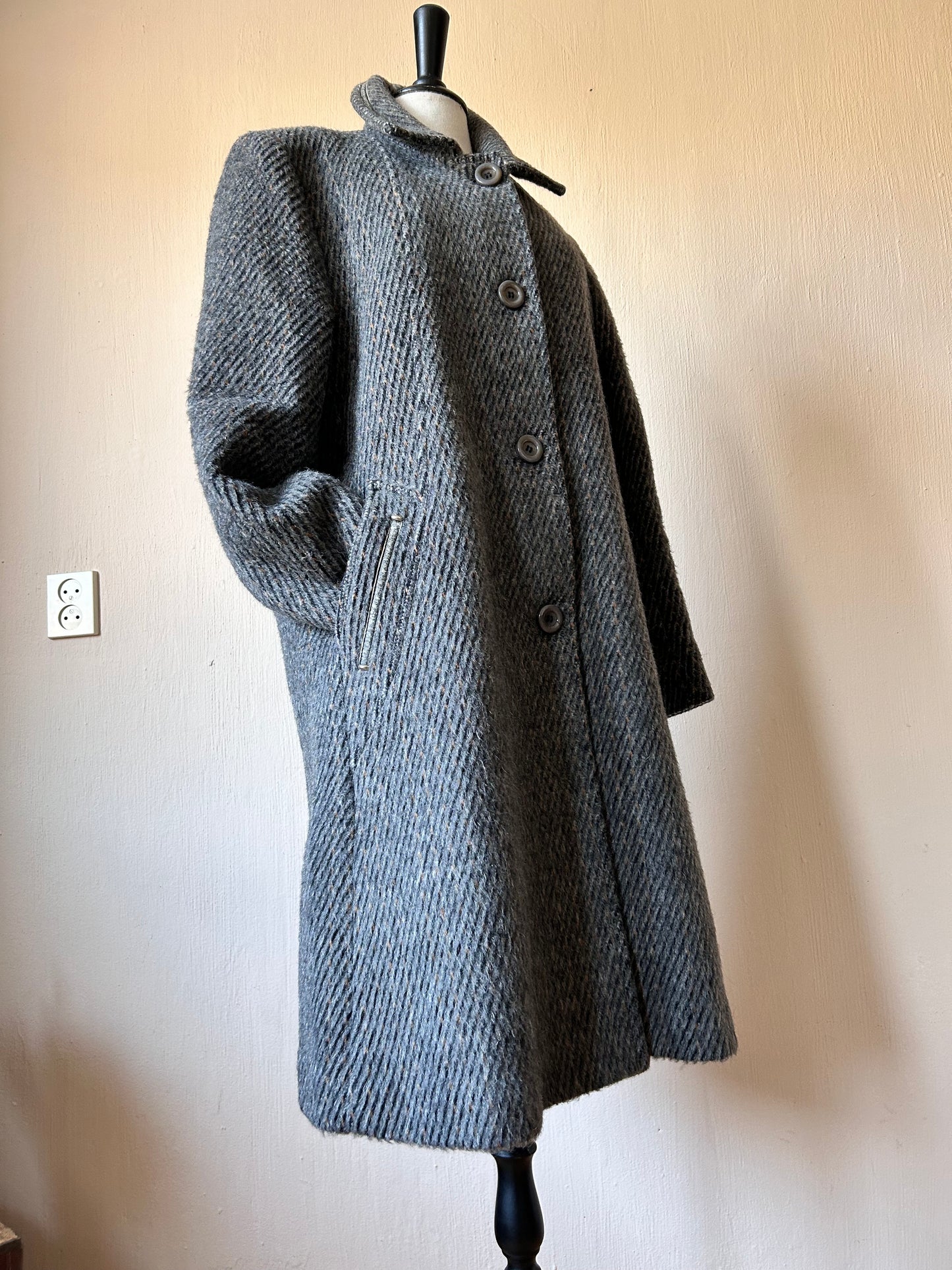 Vintage wool coat L