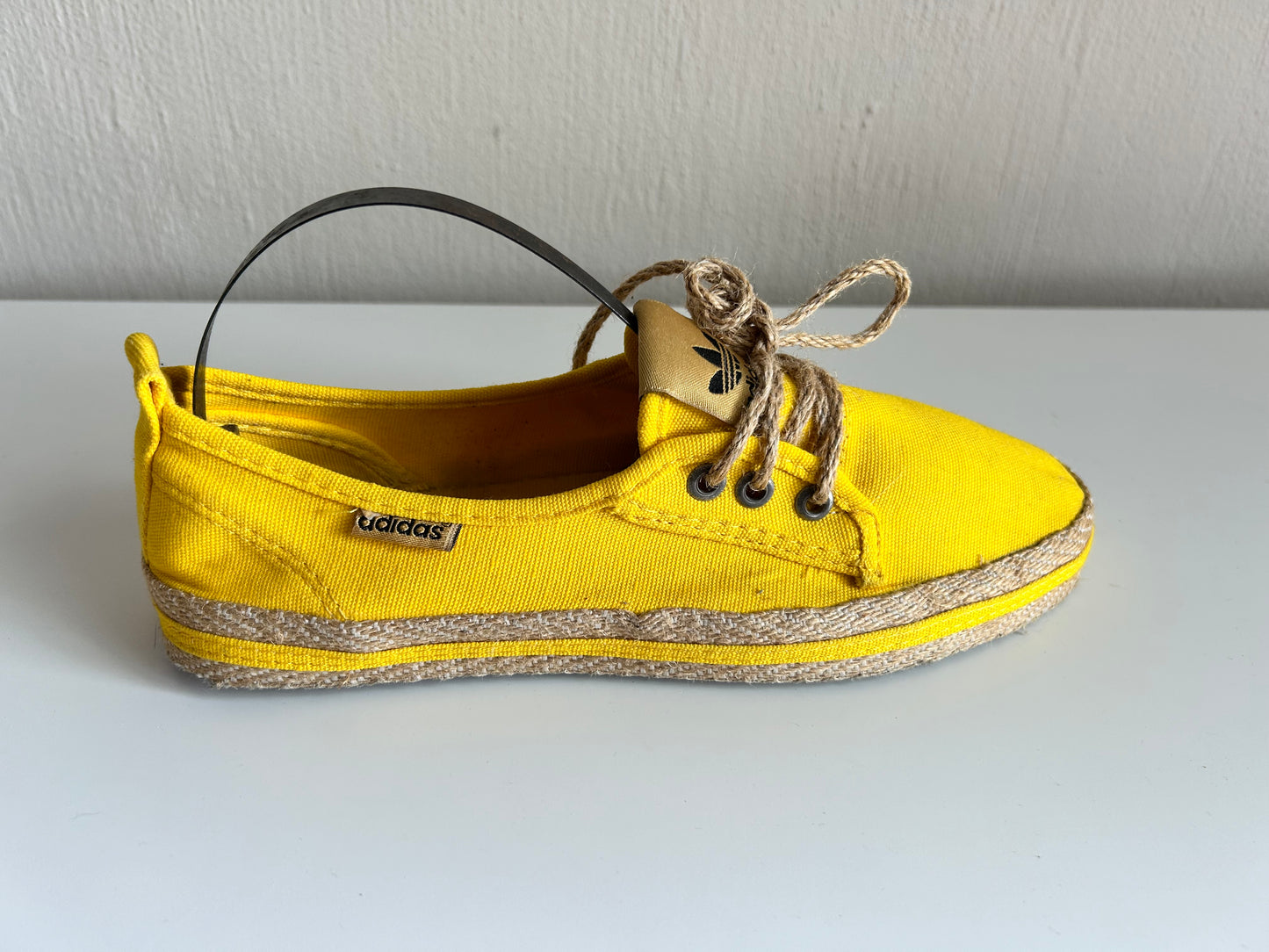 Vintage adidas lace up flats 38