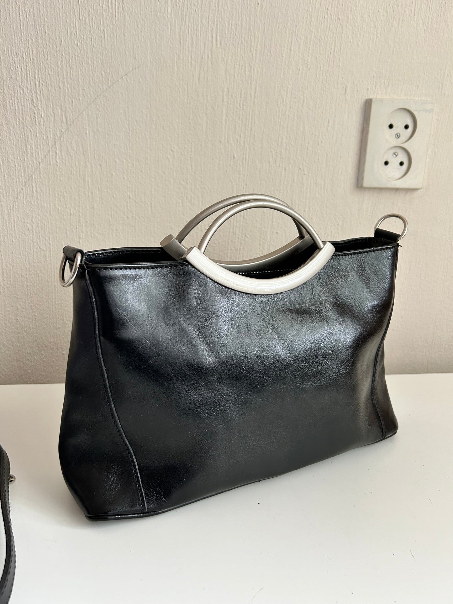 Vintage leather handbag