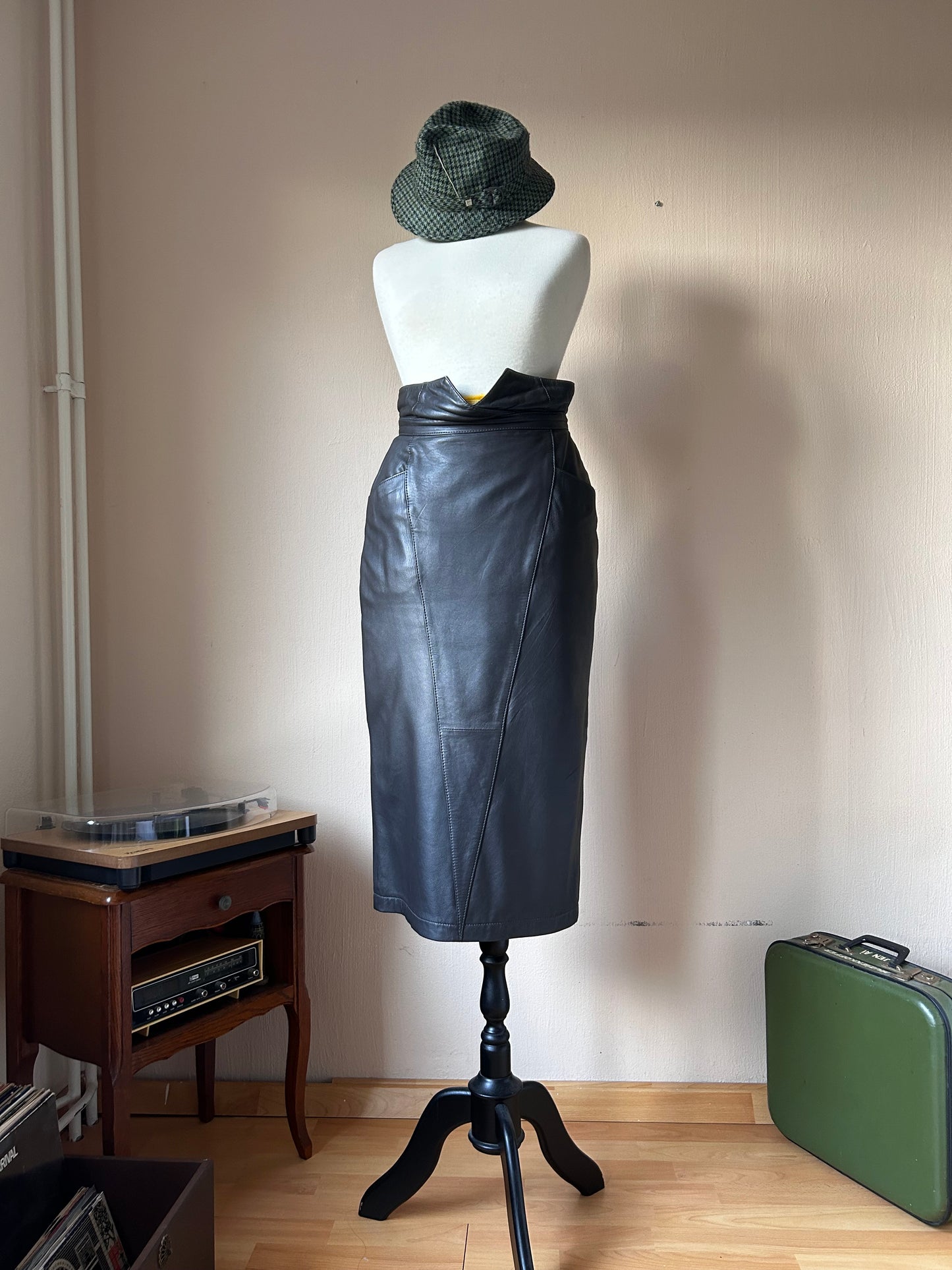 80s Maxi leather skirt (M/L)