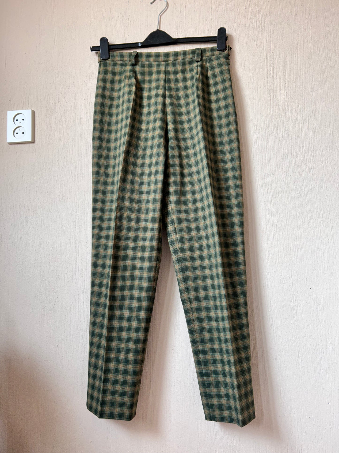 Pleated high waist plaid trousers