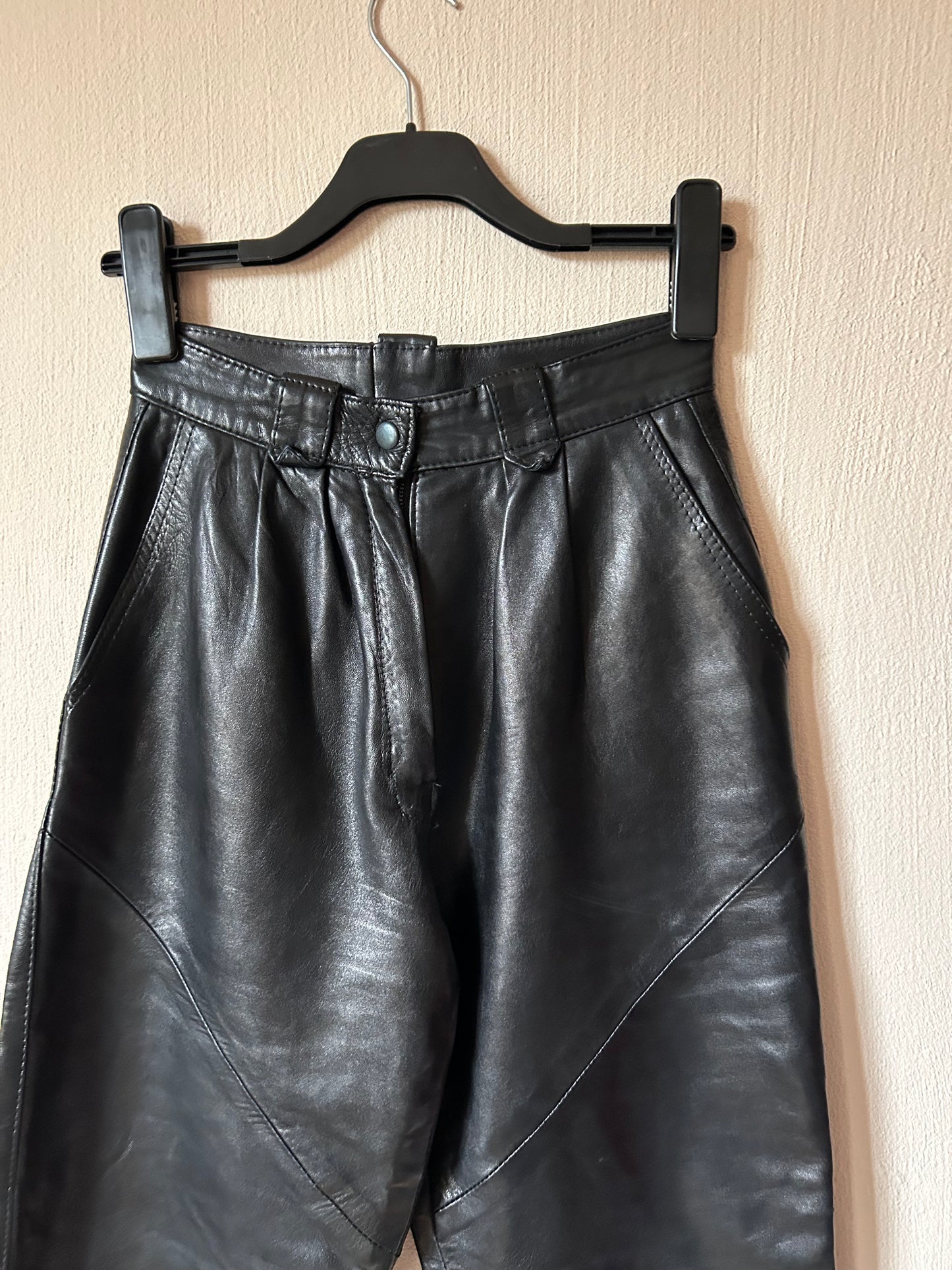 High waist pleated leather pants