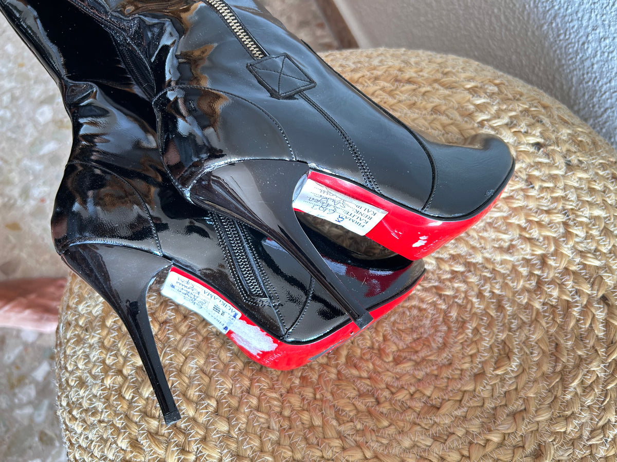 Tucino Black Patent Leather Knee-High Stiletto Buckle Boots – Size 37