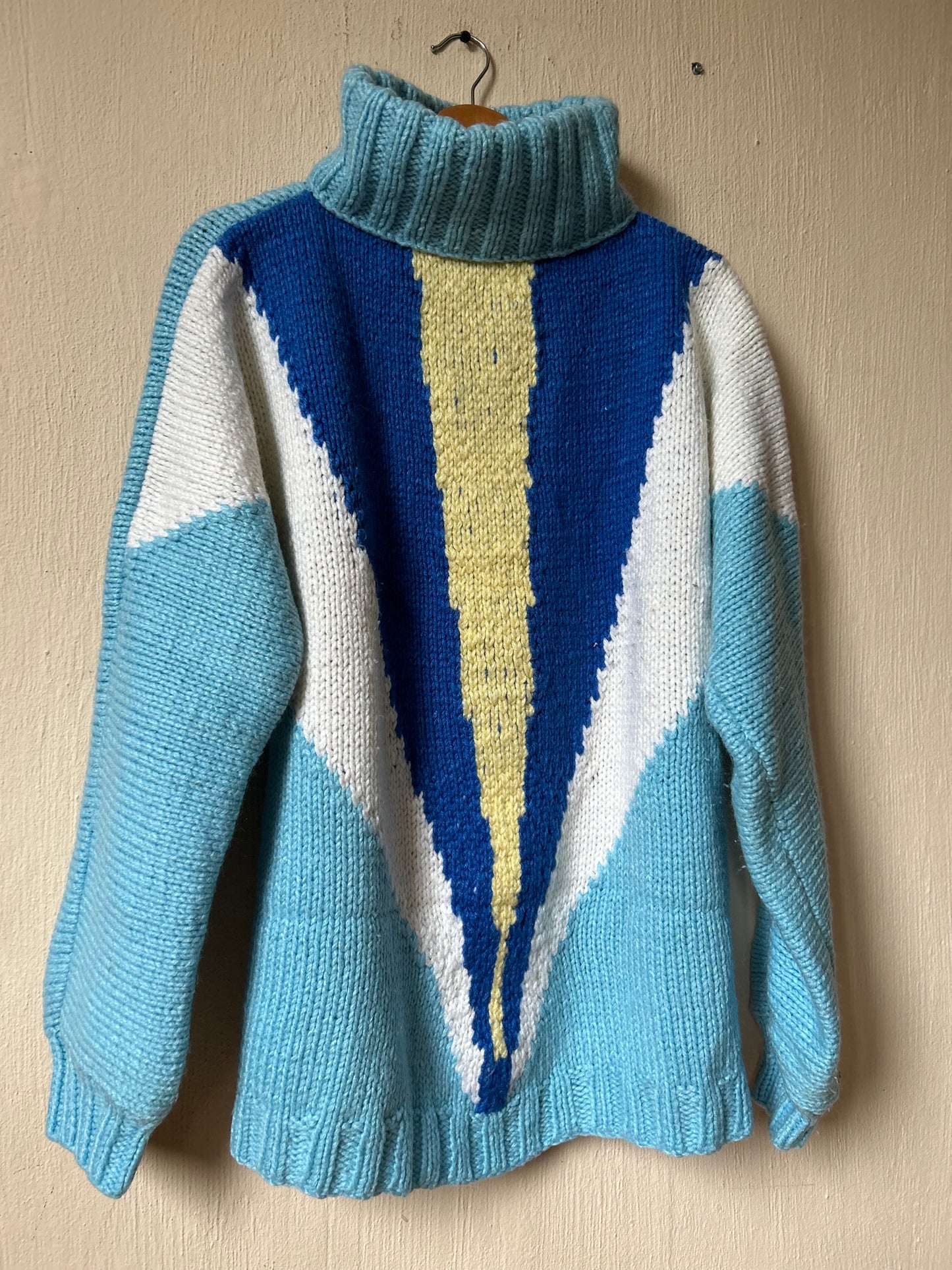 Vintage hand knit pullover