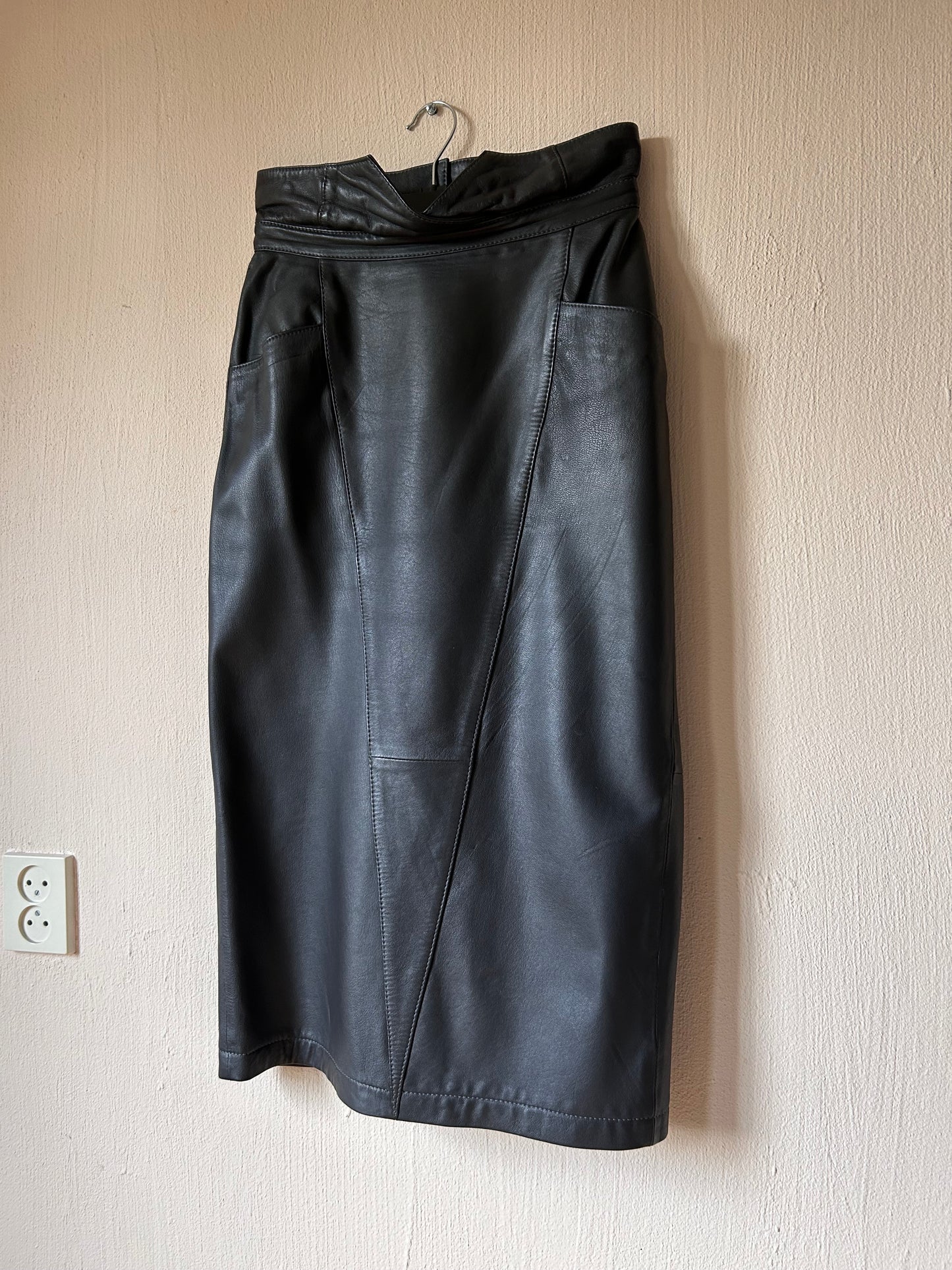 80s Maxi leather skirt (M/L)