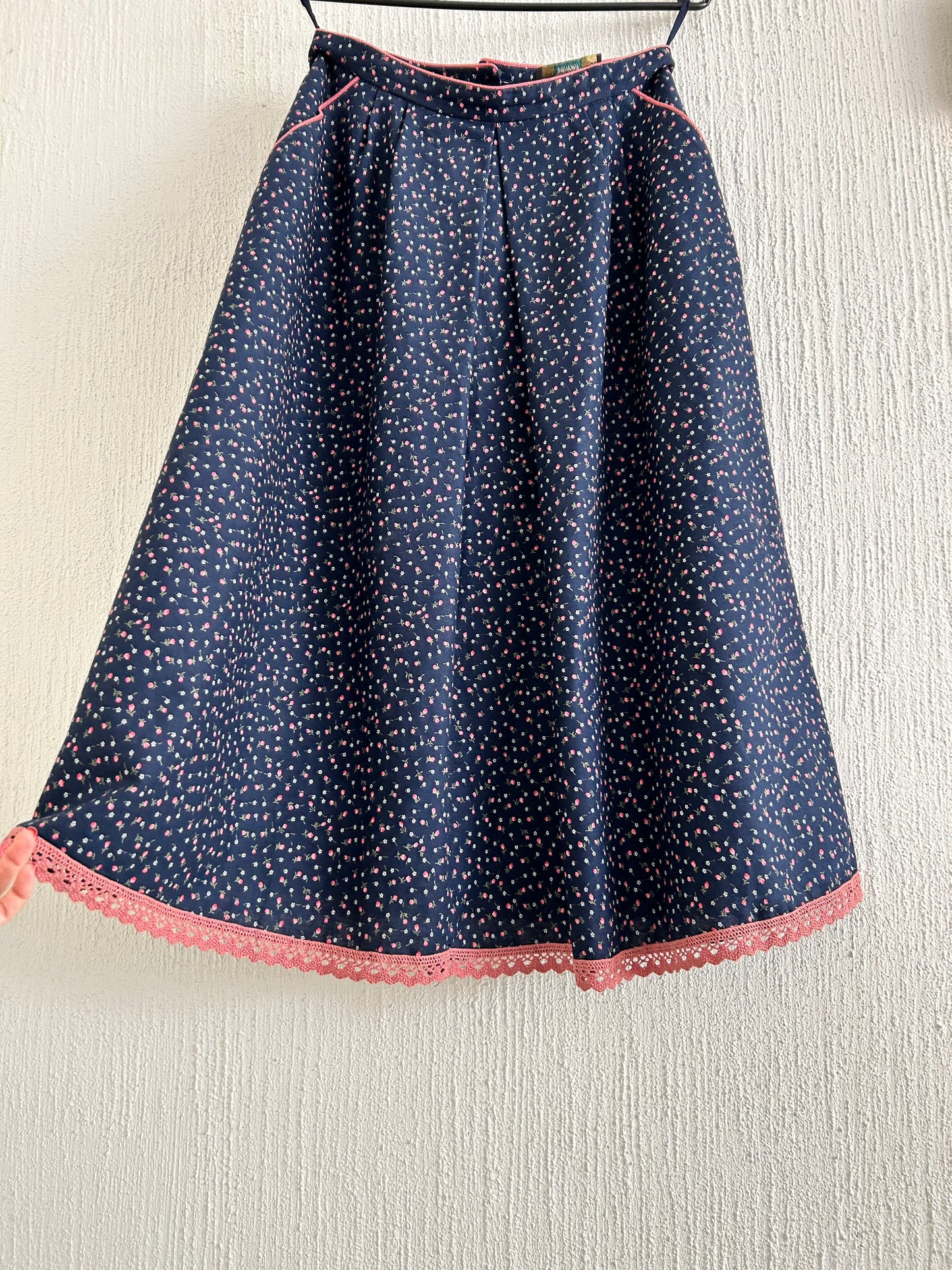 Vintage midi pleated skirt