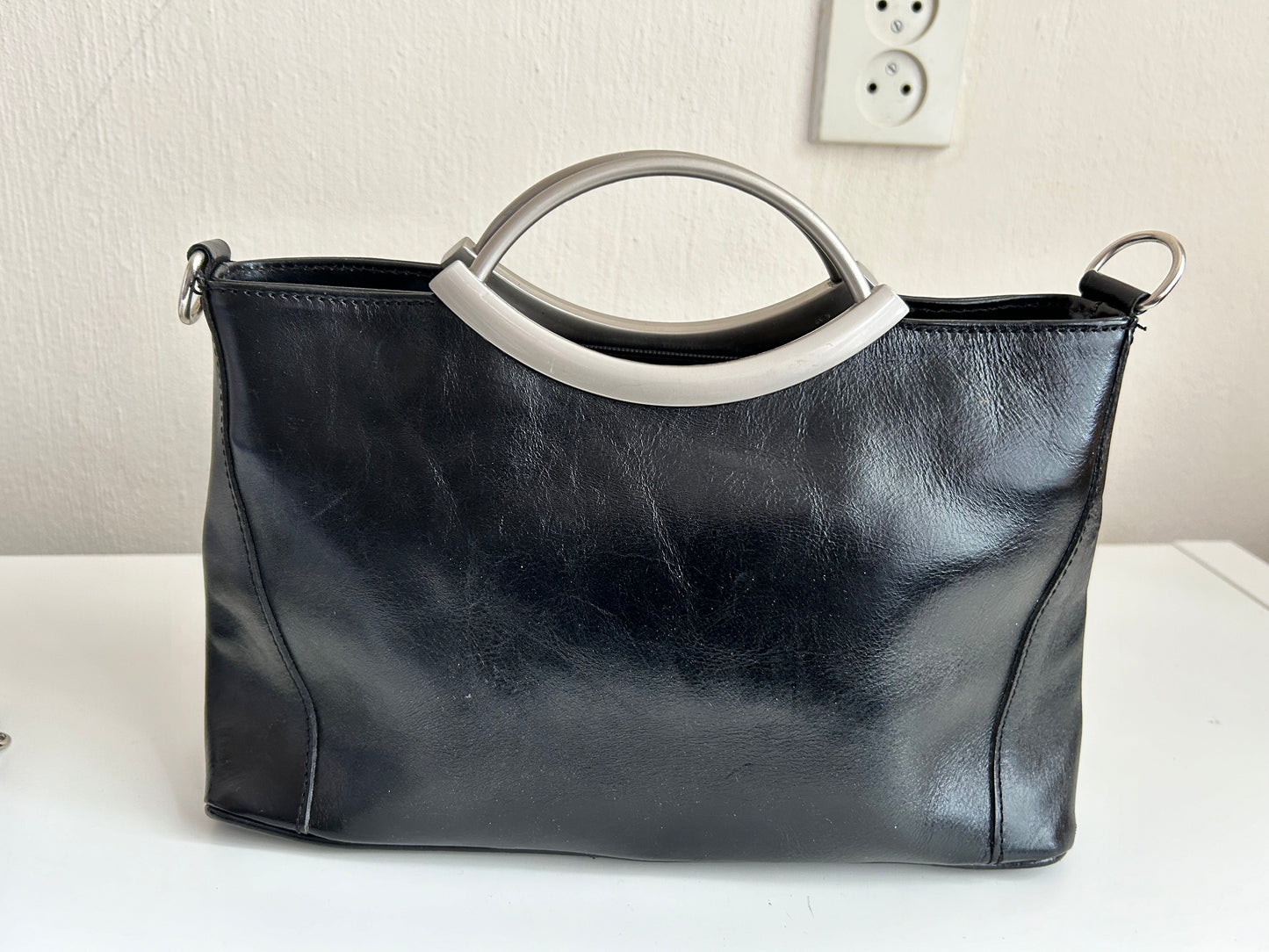 Vintage leather handbag