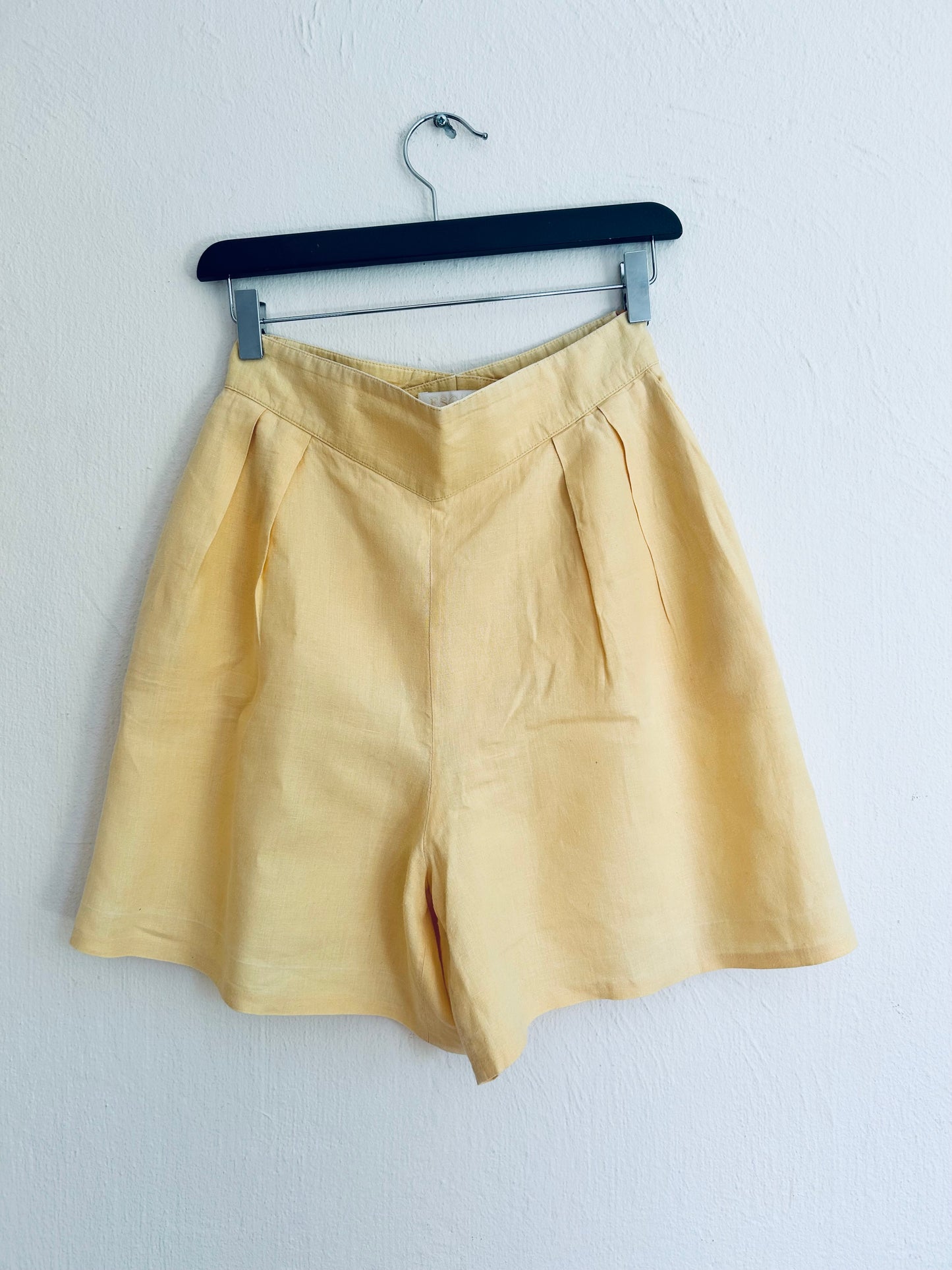 Escada vintage skorts