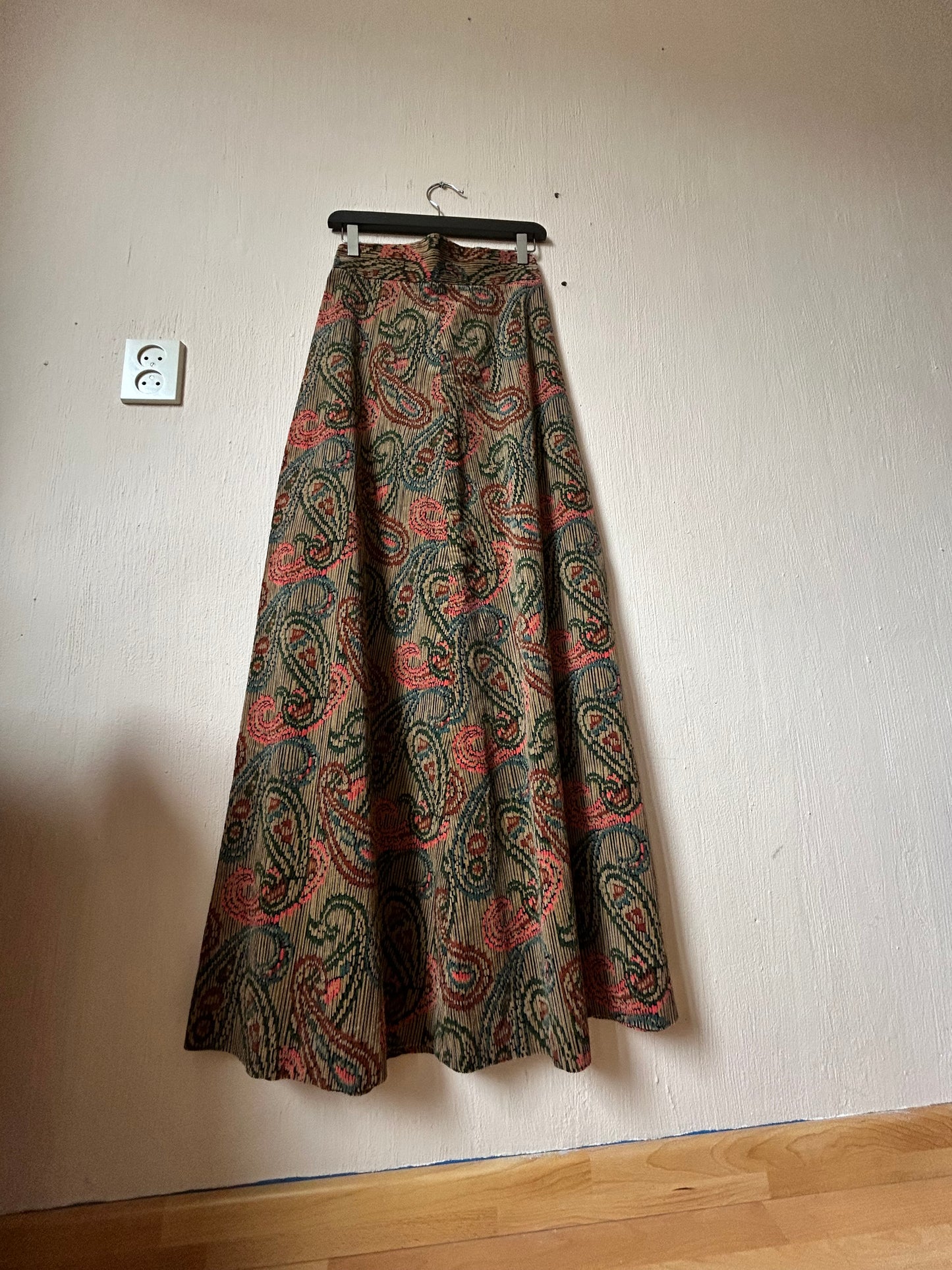 Vintage maxi skirt