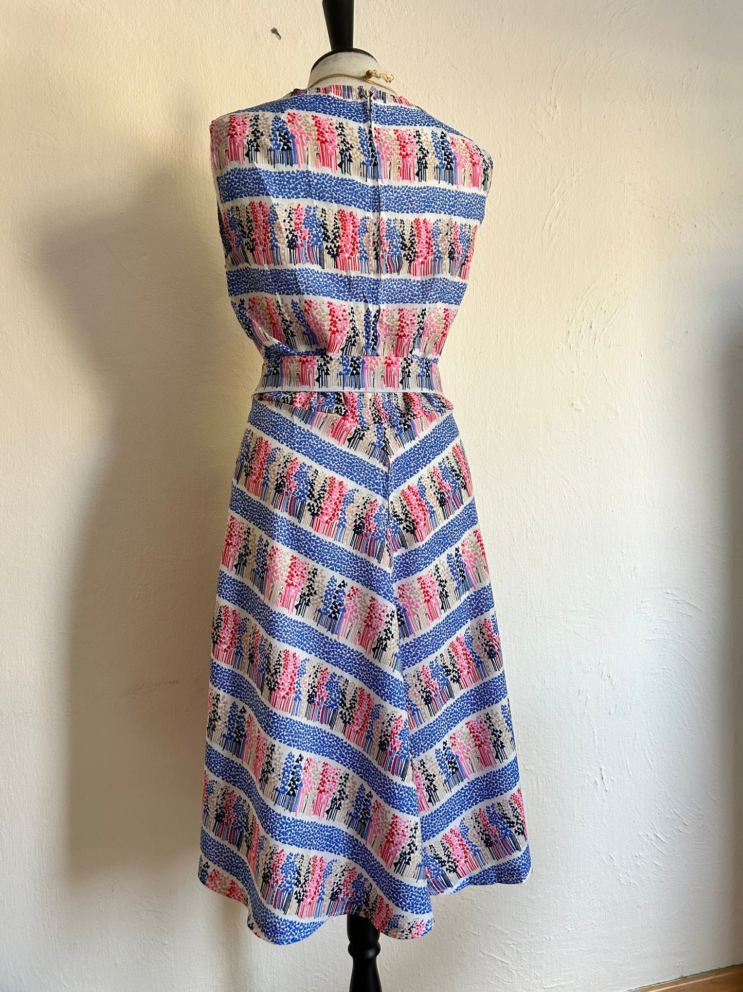 Vintage tie belt dress 70s