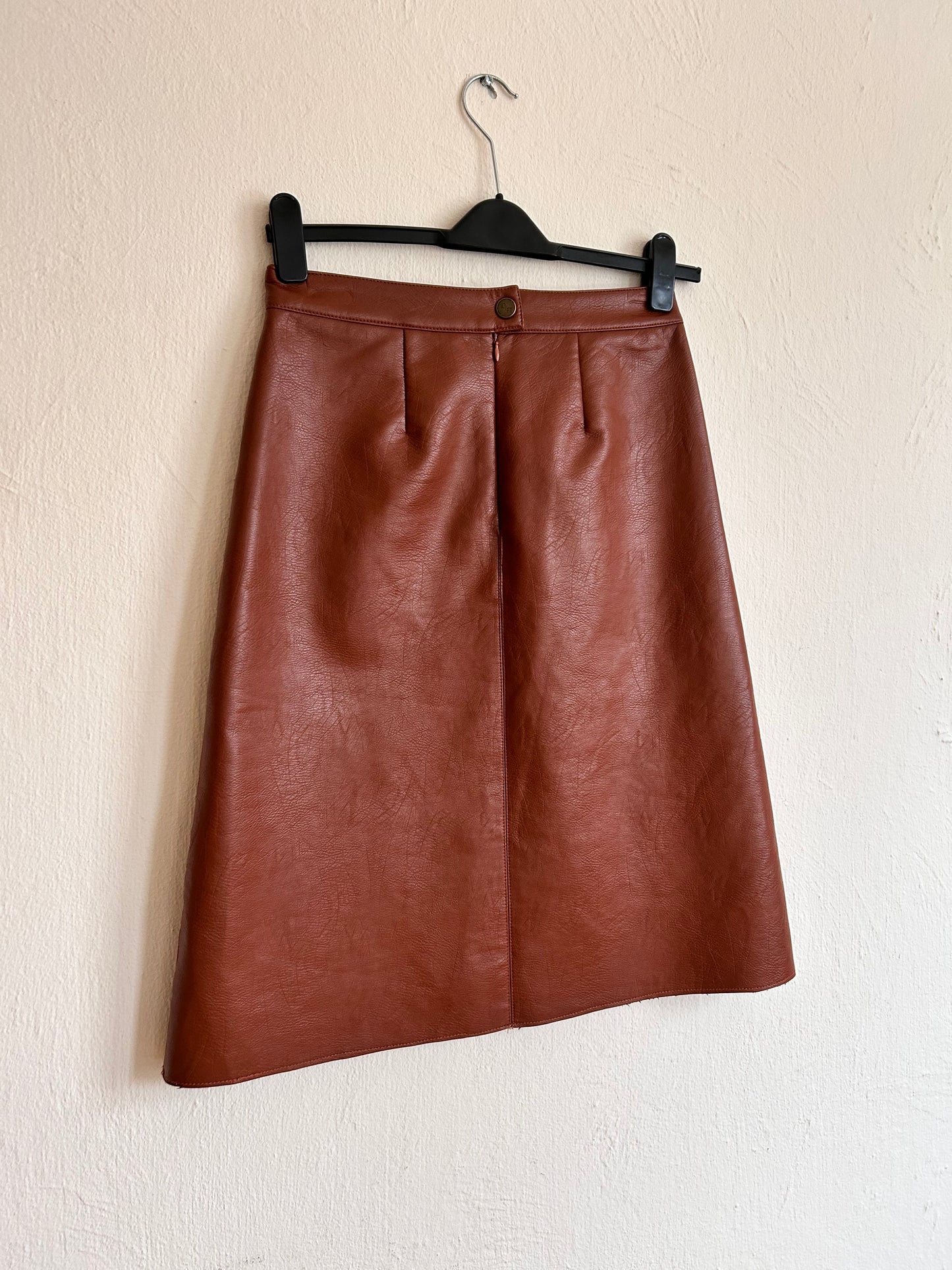 Faux leather skirt M