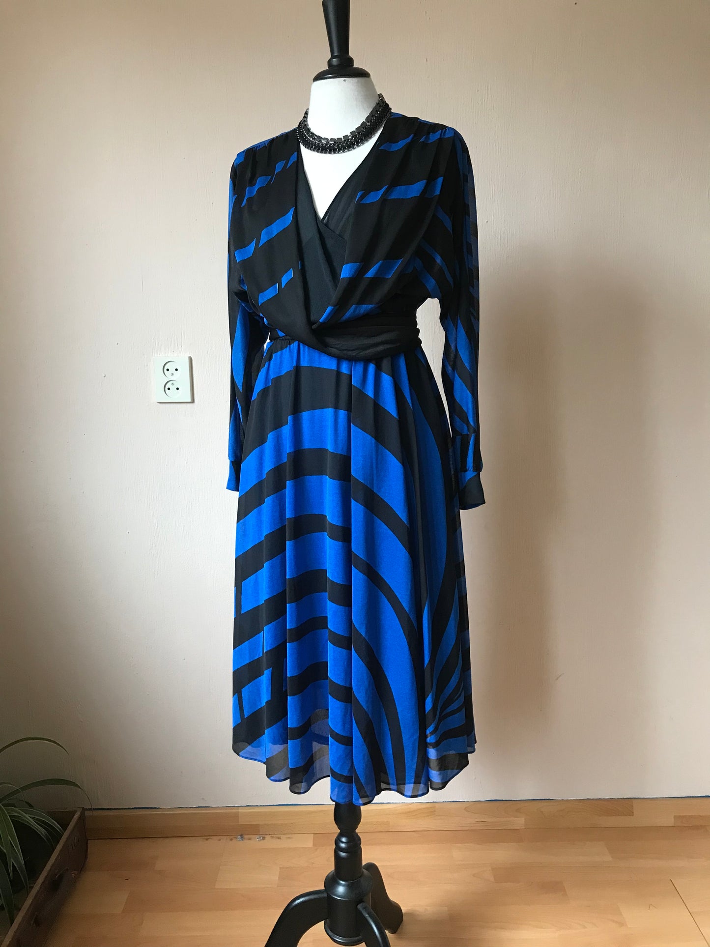 Vintage midi dress