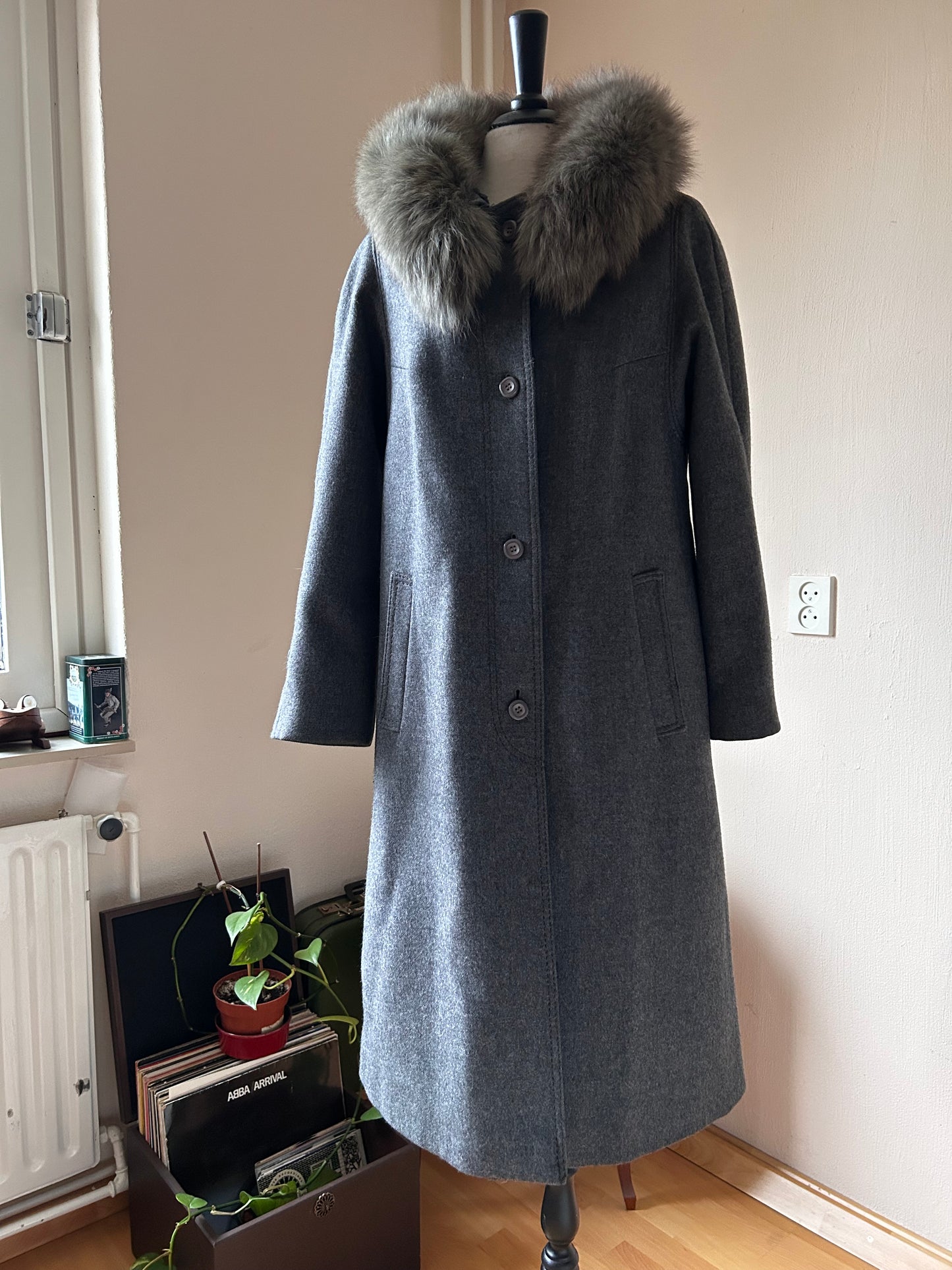 Wool coat with faux fur collar