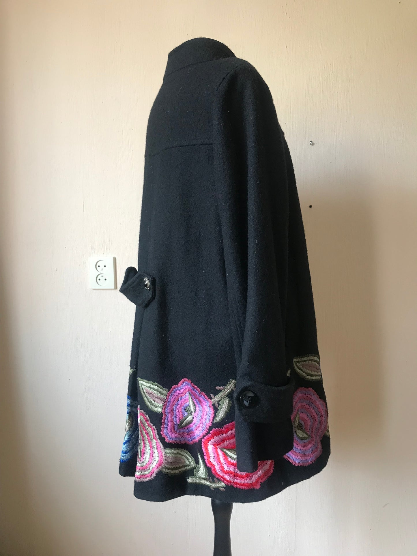 Rossella Carrara 100% Wool Embroidered Double-Breasted Coat