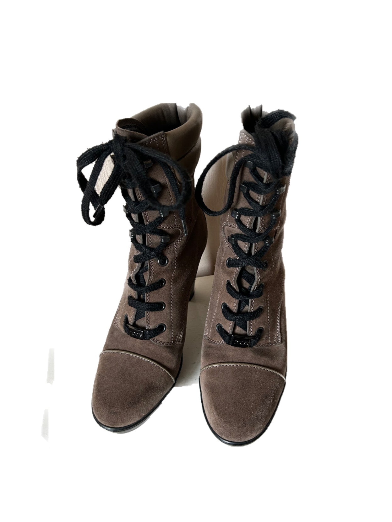 Tod’s lace up boots