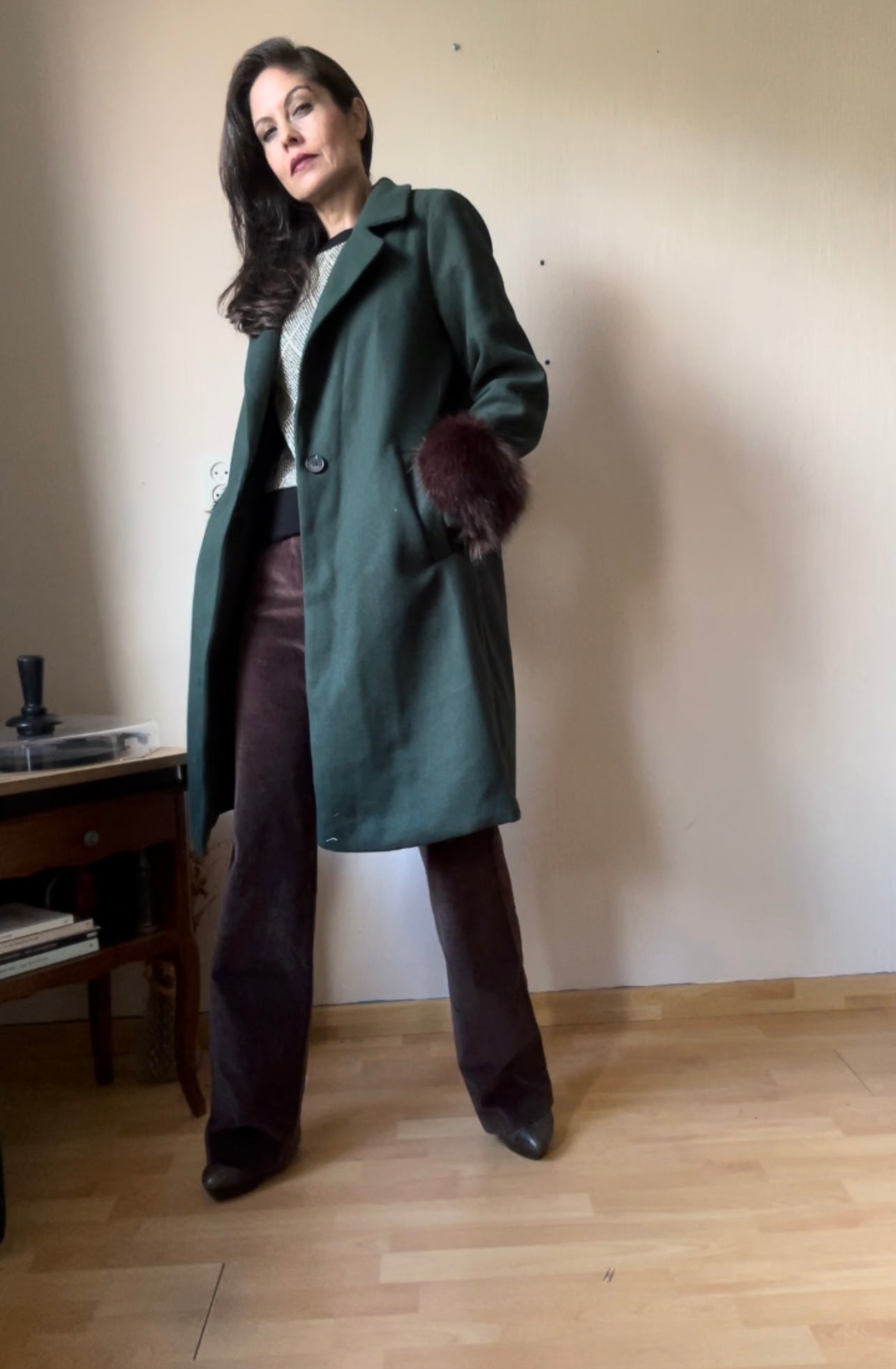 Vintage coat with faux fur cuffs (S)