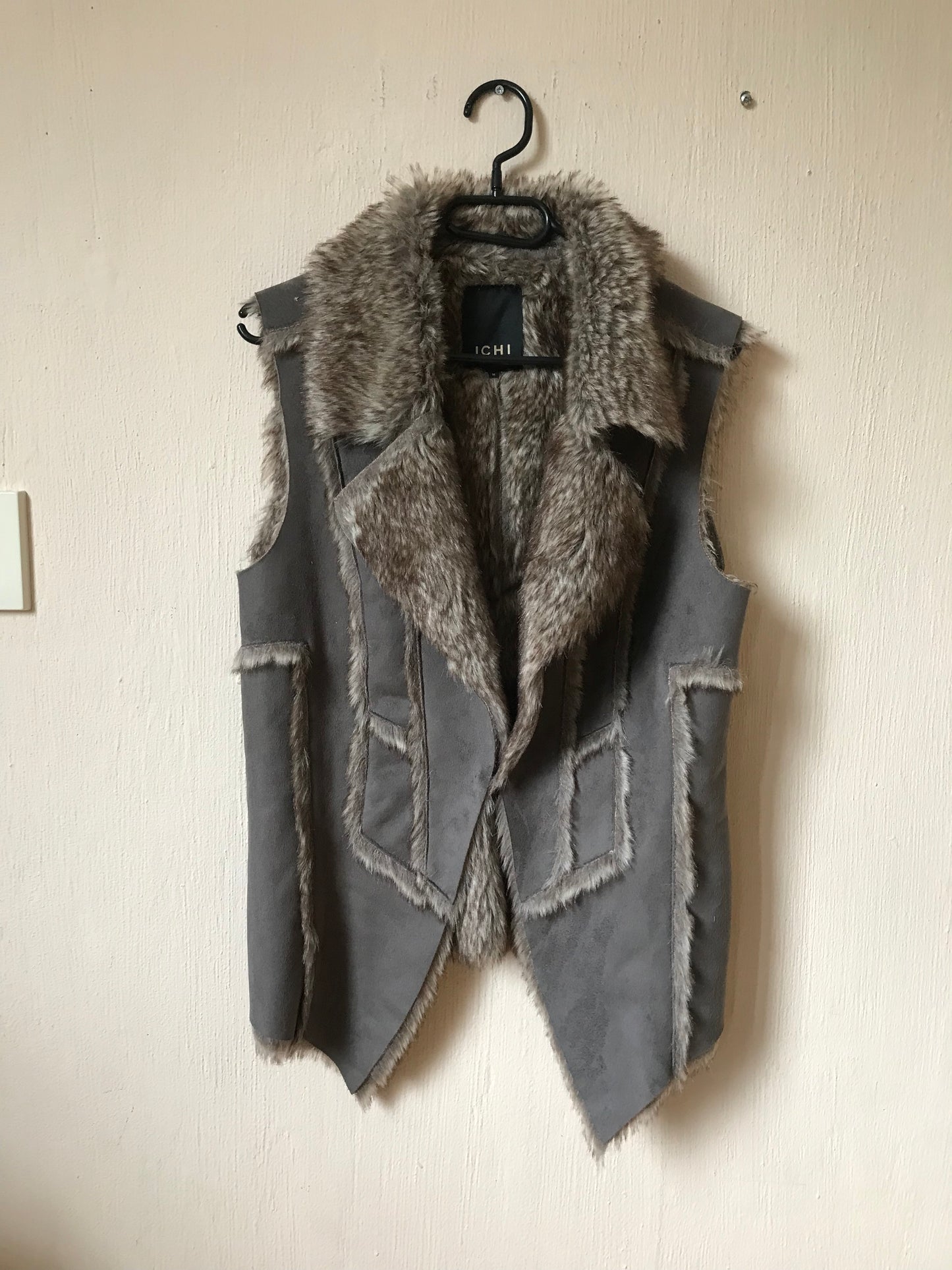 Ichi bodywarmer fur vest