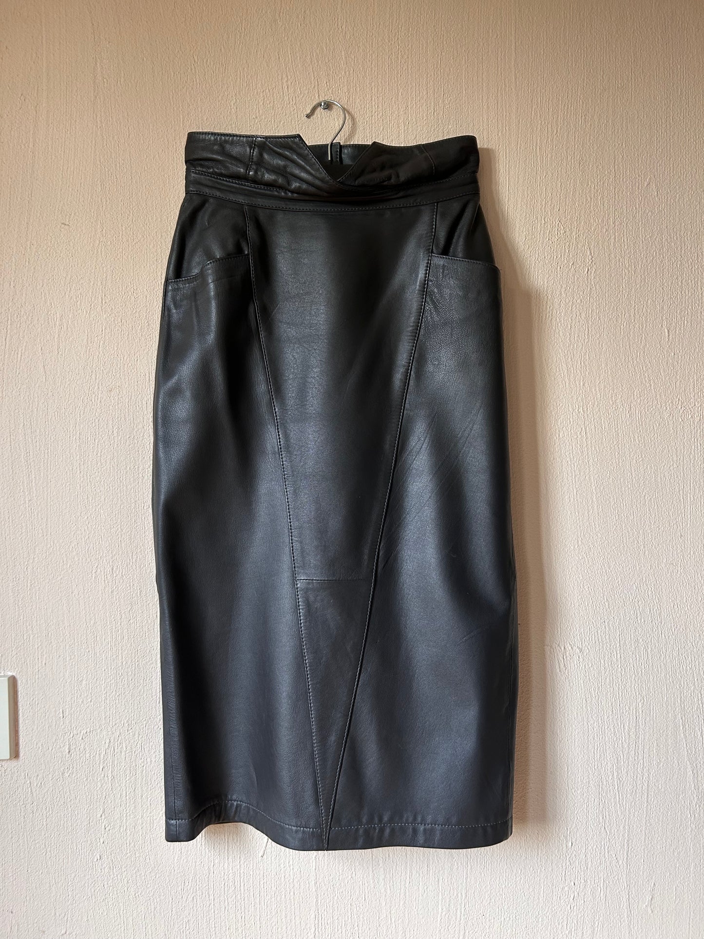 80s Maxi leather skirt (M/L)