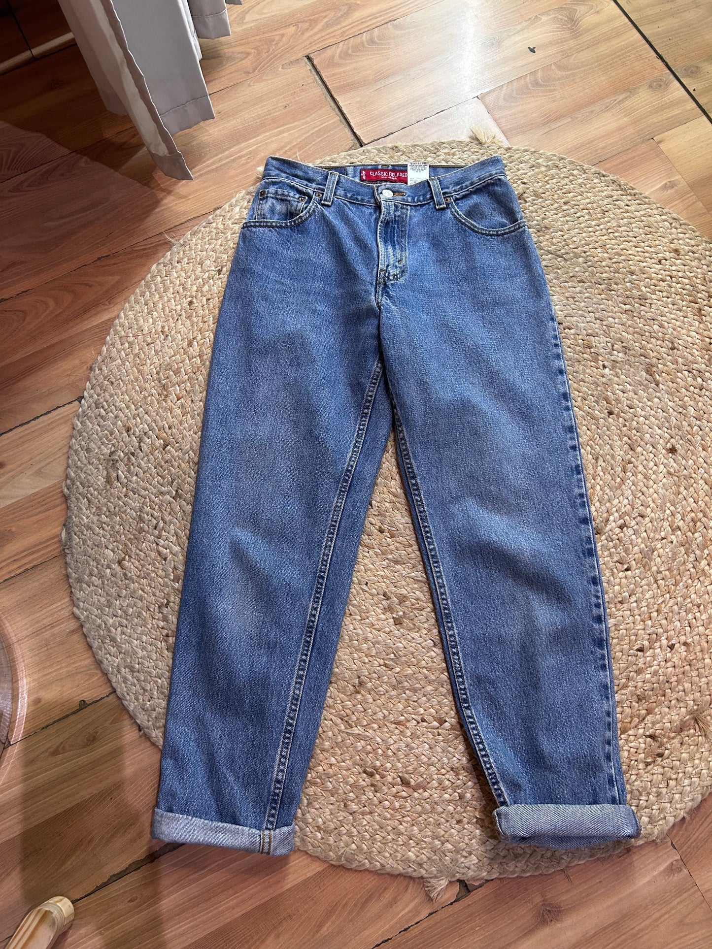 Levi’s relaxed fit mom jeans M