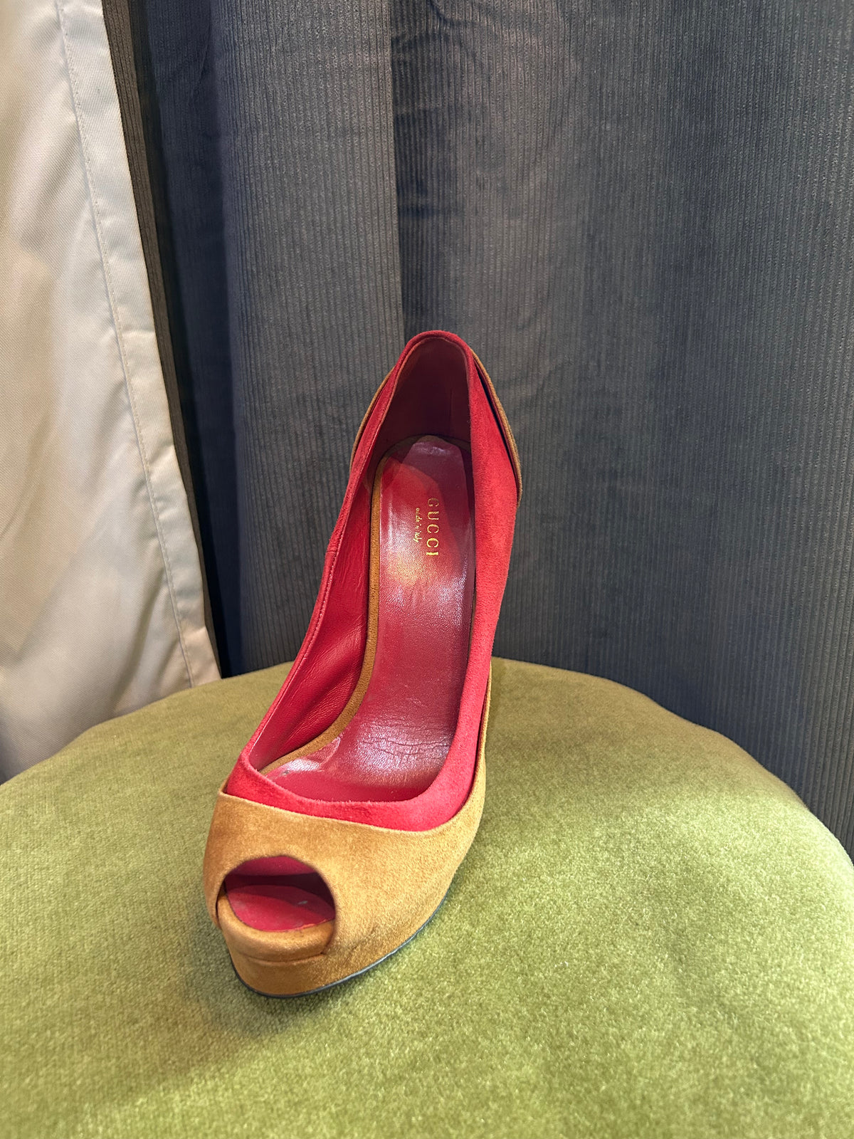 Gucci Tricolor Suede Peep-Toe Platform Pumps - Size 37.5 C⁠