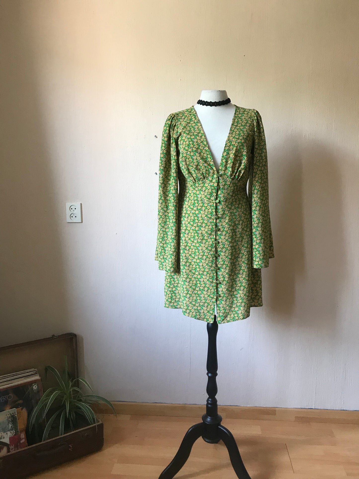 70s flared sleeve dress