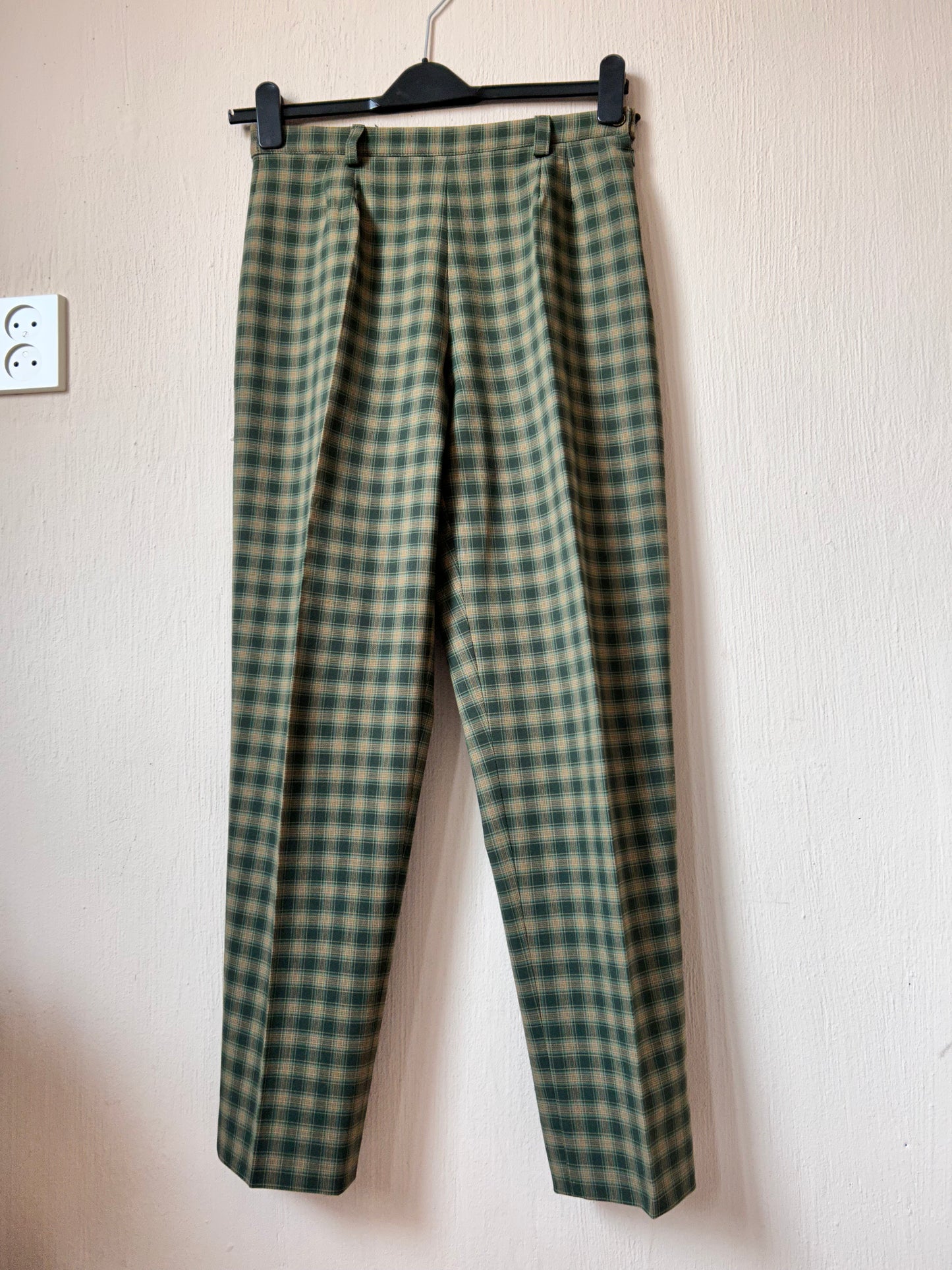 Pleated high waist plaid trousers