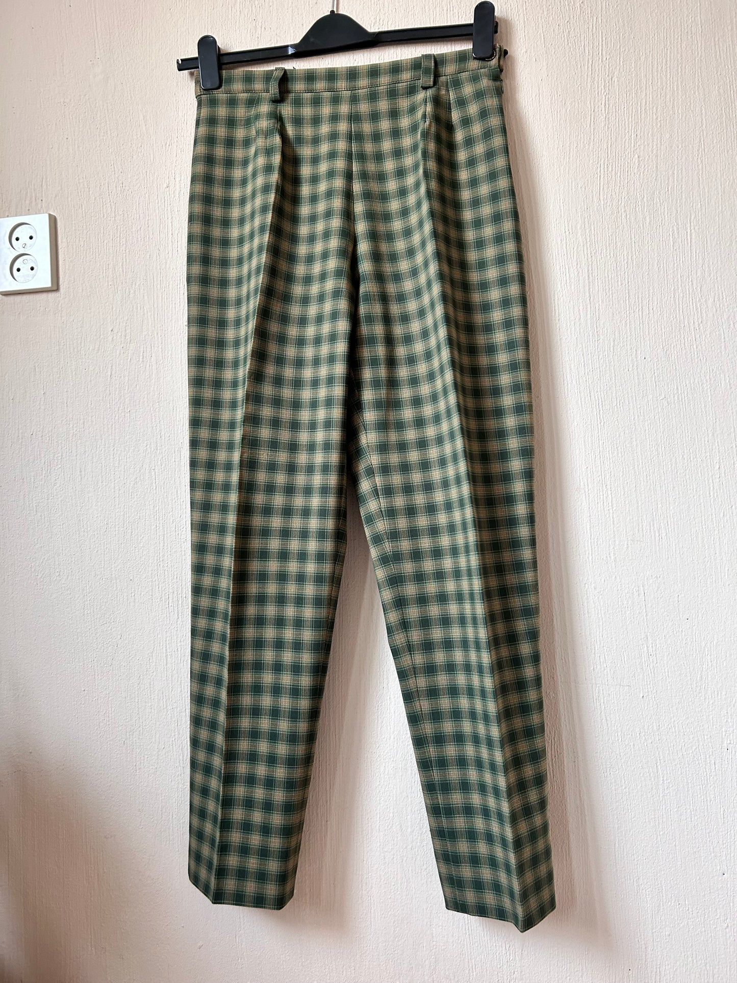 Pleated high waist plaid trousers