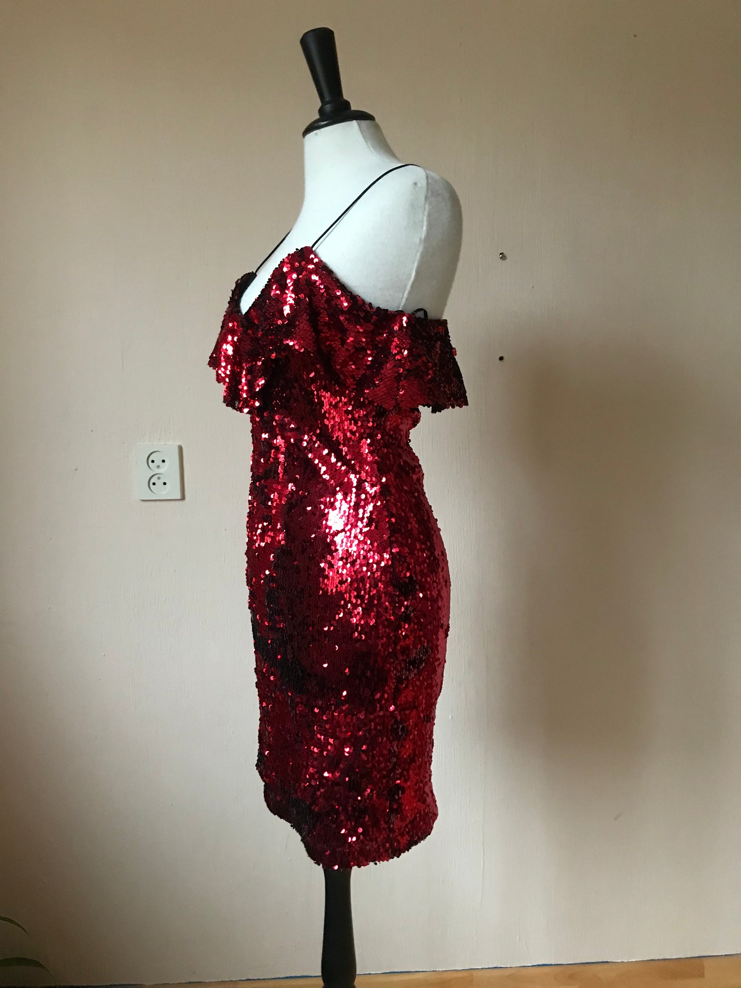 Red sequin christmas party dress