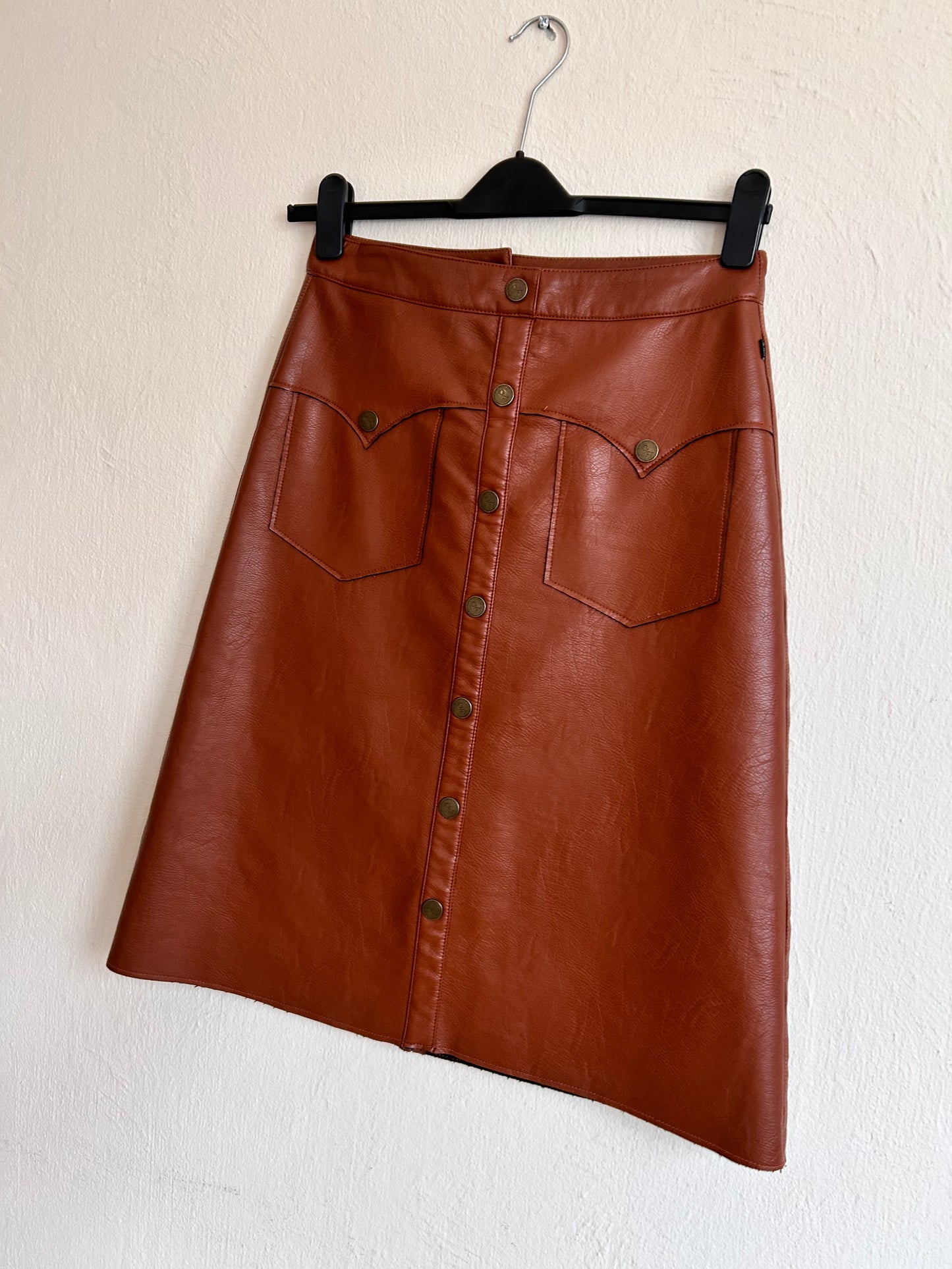 Faux leather skirt M