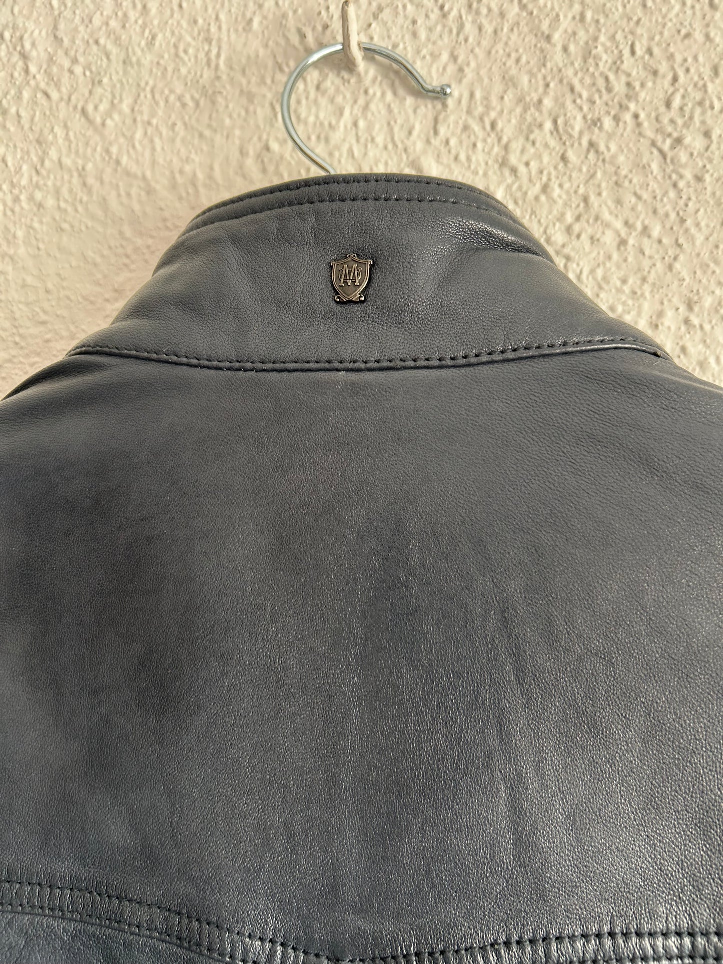 Massimo Dutti Leather jacket (Men-M)