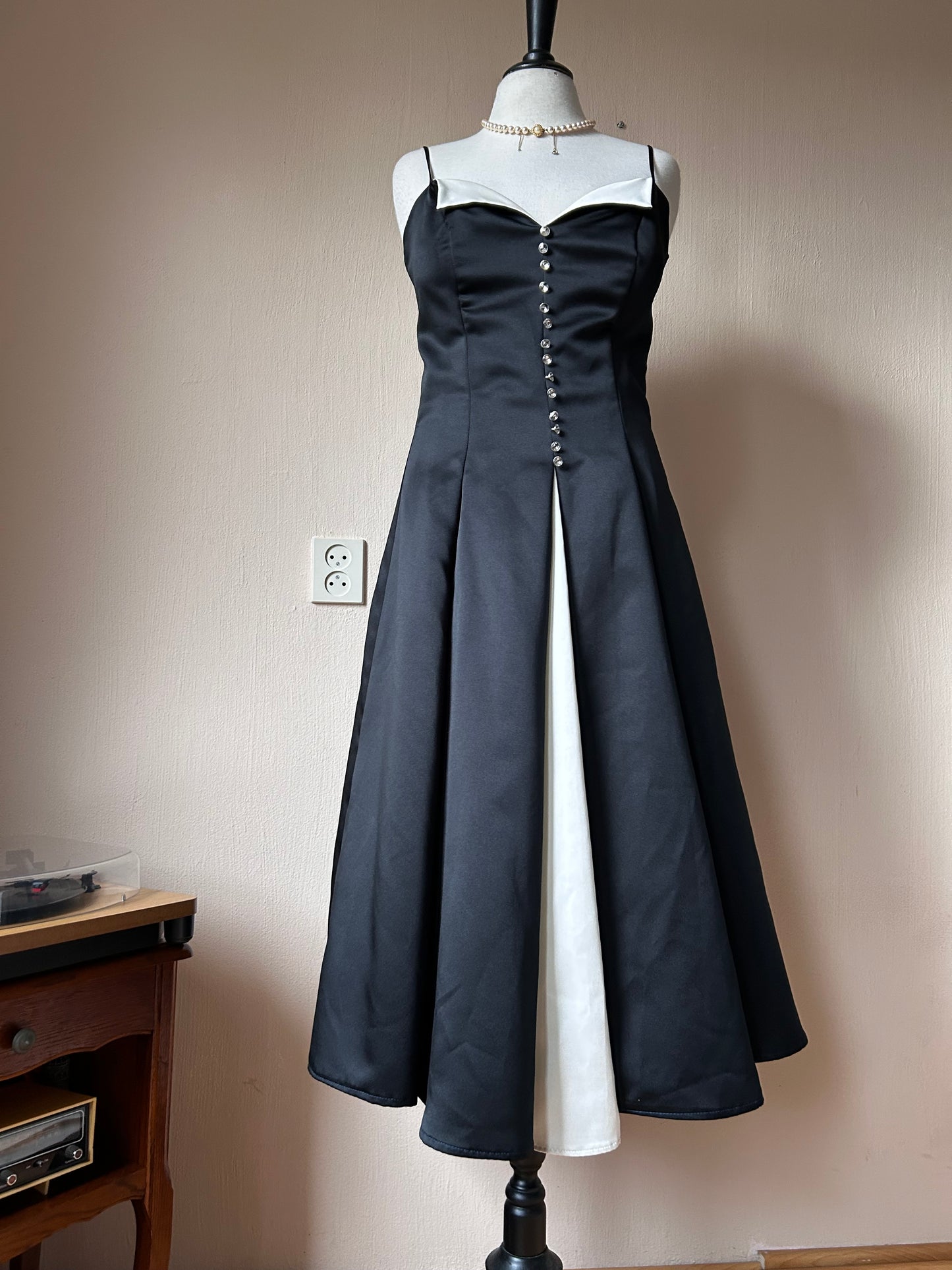 Vera Mont gala dress