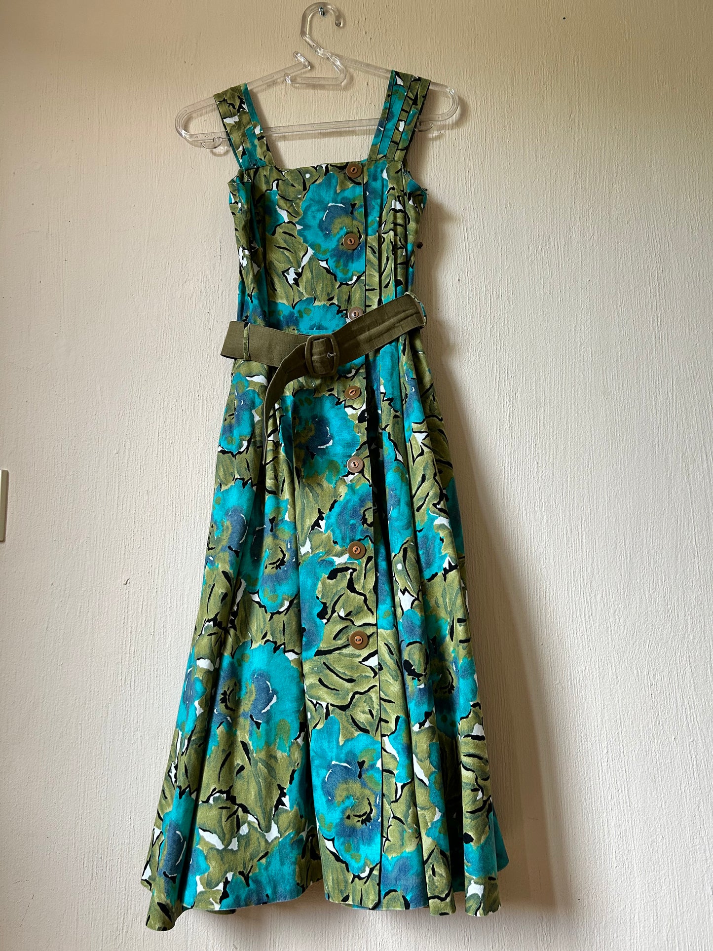 Belted vintage summer dress