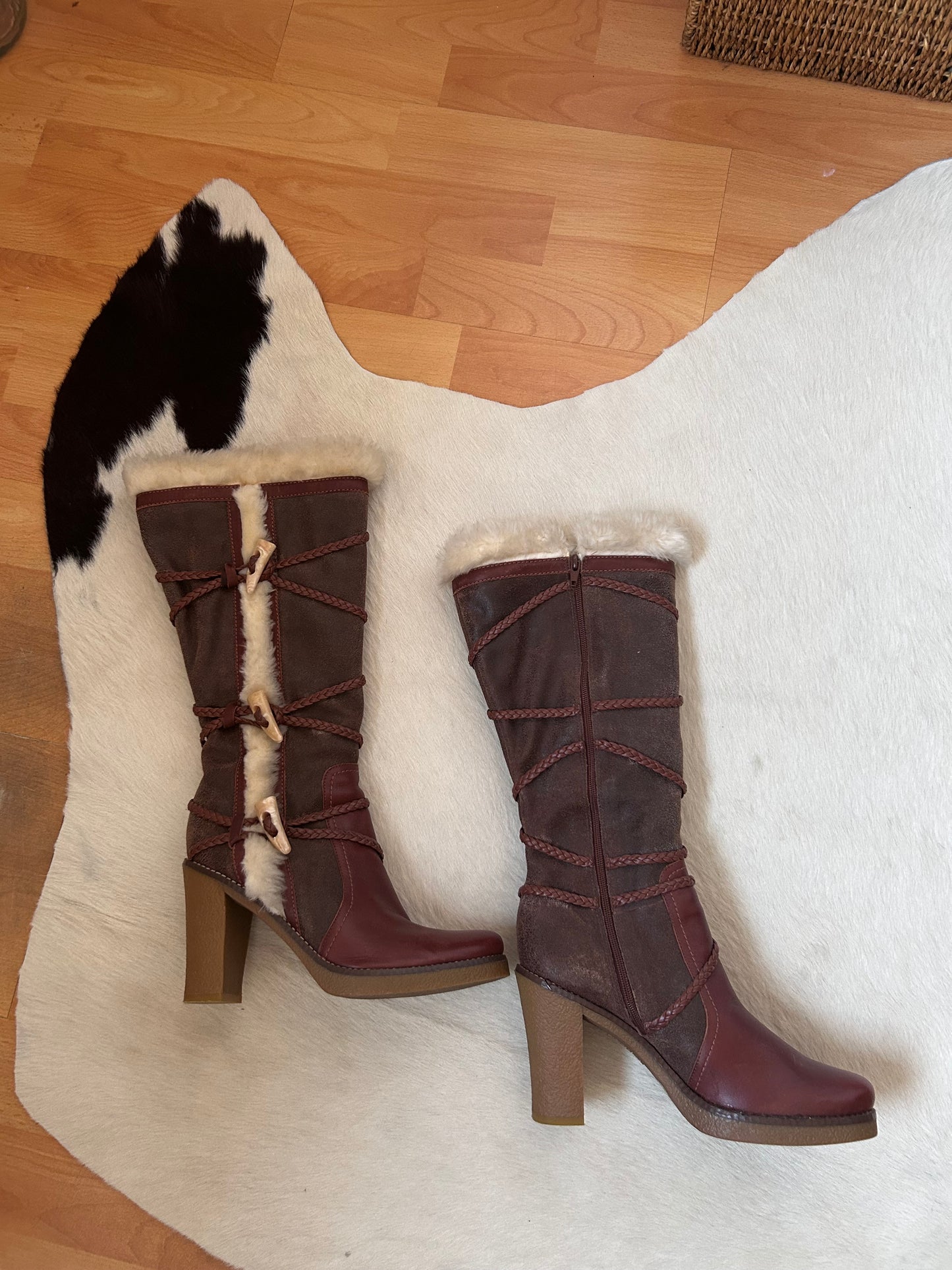 BCBG MAXAZRIA winter boots