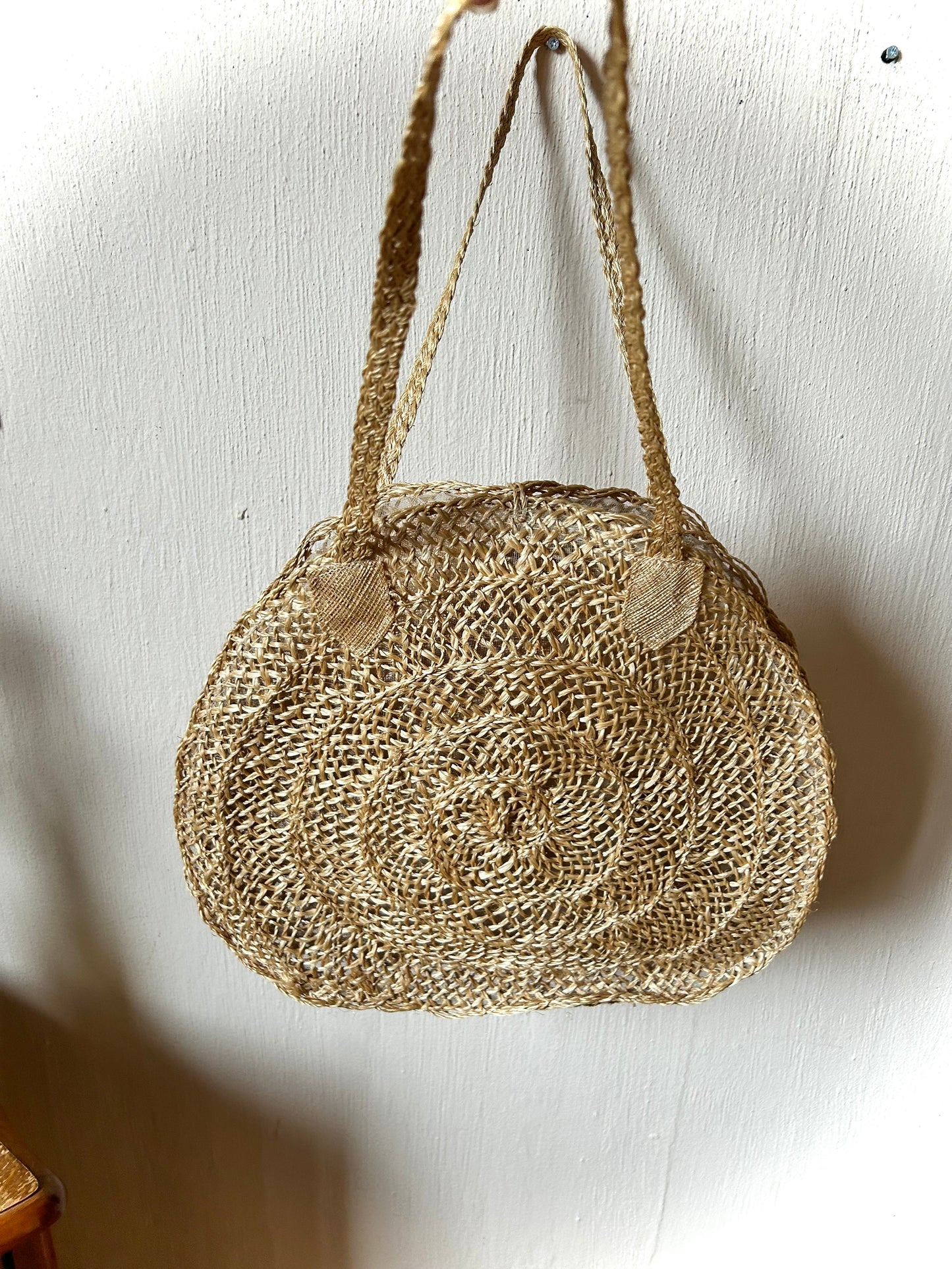 Flower embroidered straw bag