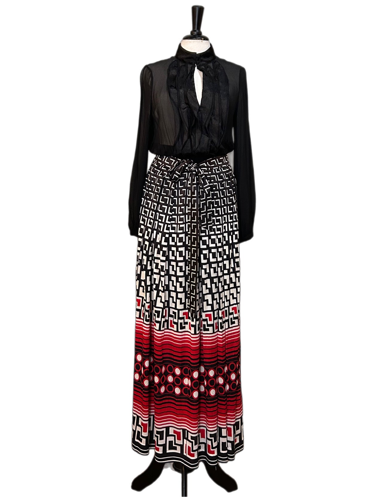 Vintage pleated long skirt