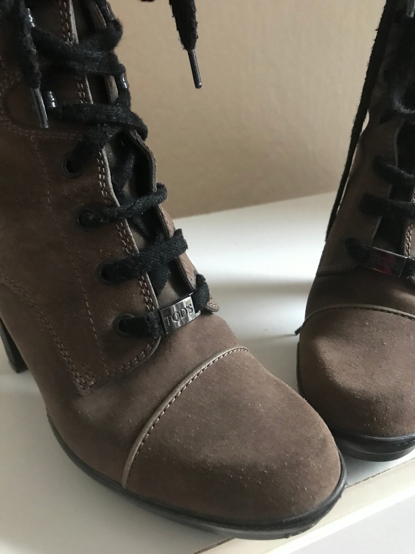 Tod’s lace up boots