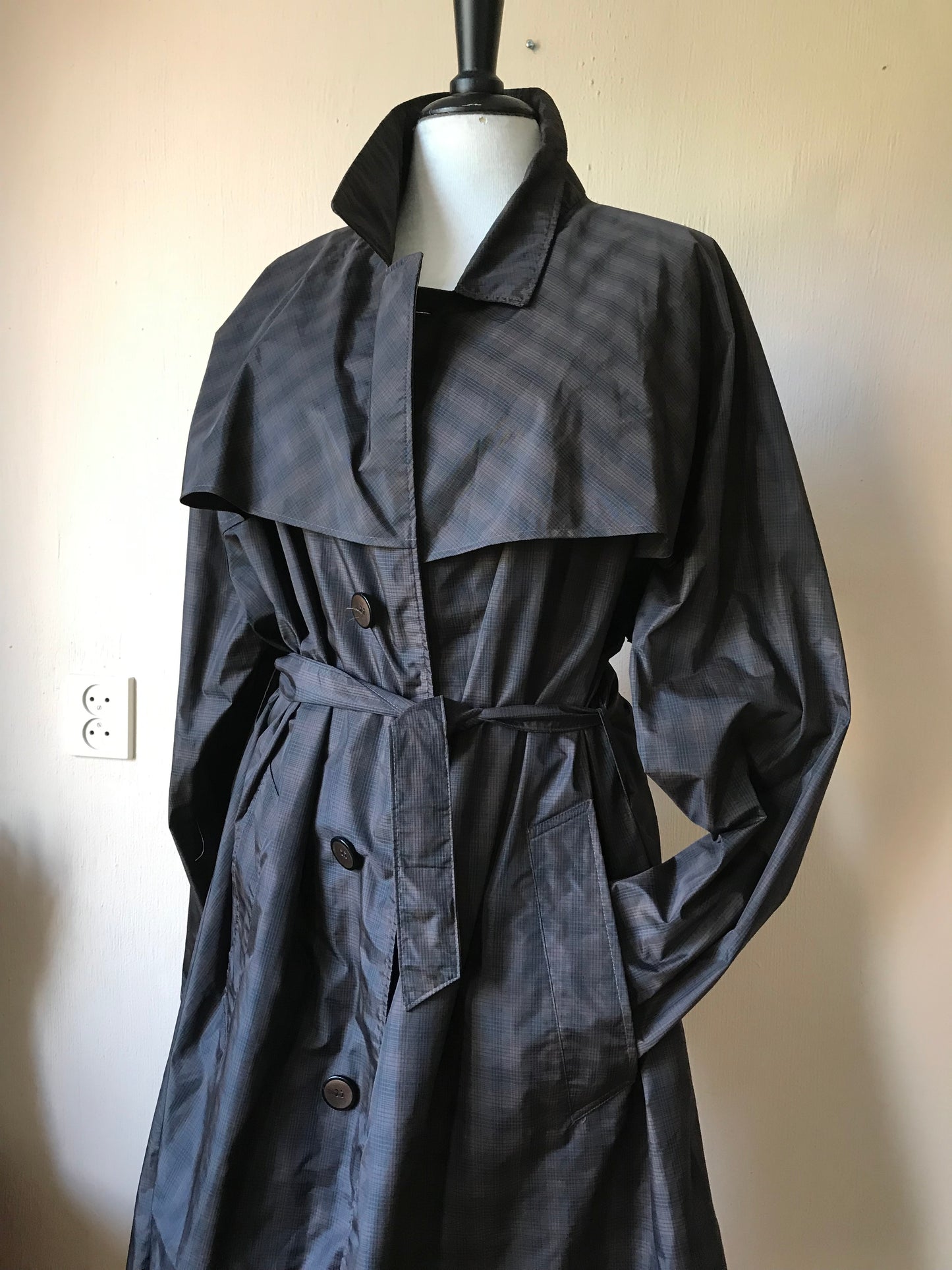 Vintage trench/ raincoat