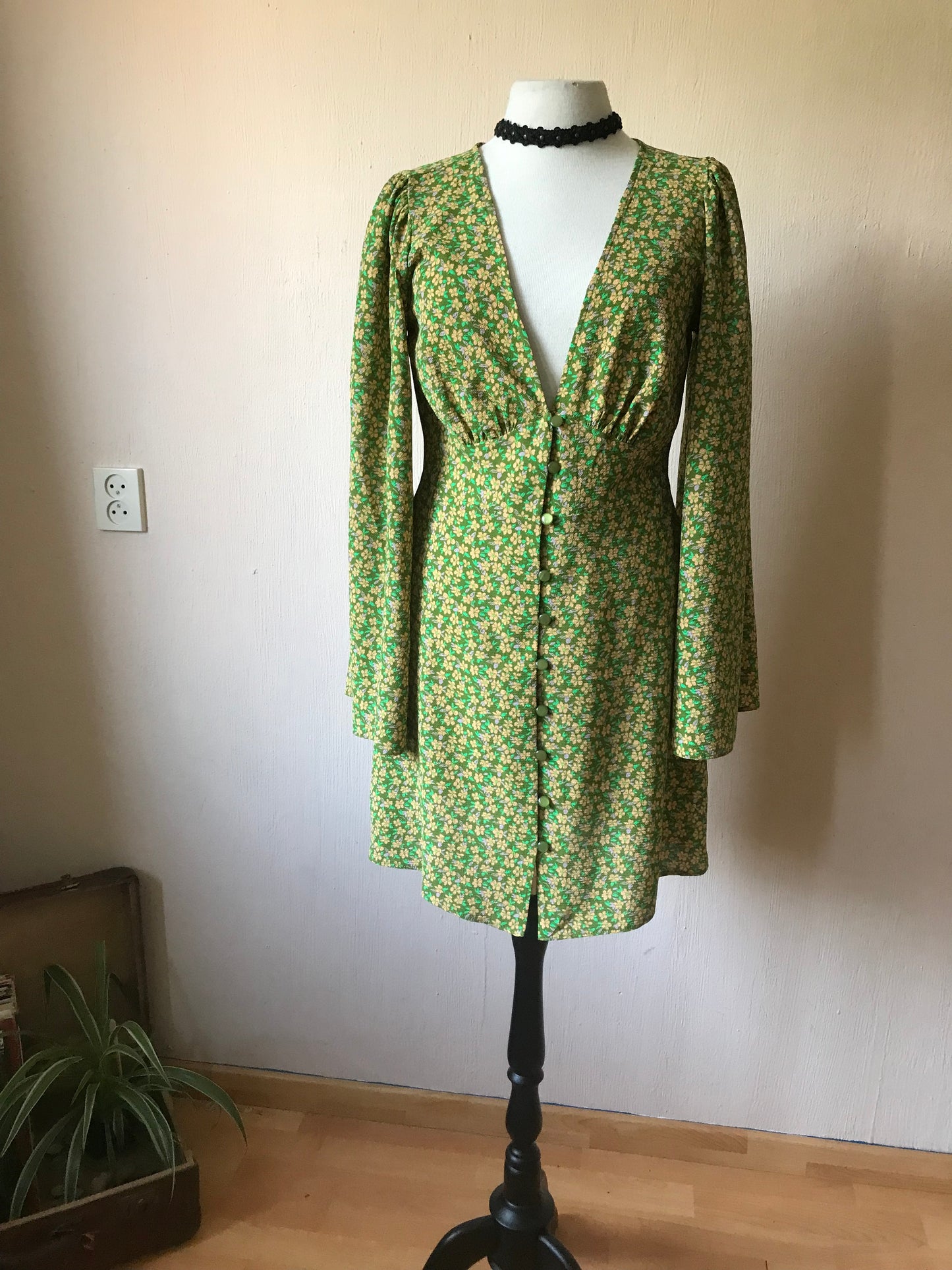 70s flared sleeve dress