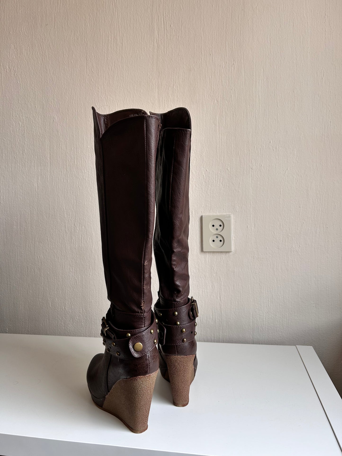 Vintage platform knee boots