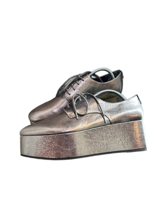 ⁠Calvin Klein Metallic Pewter / Silver Platform Oxford Derby Shoes⁠ 39