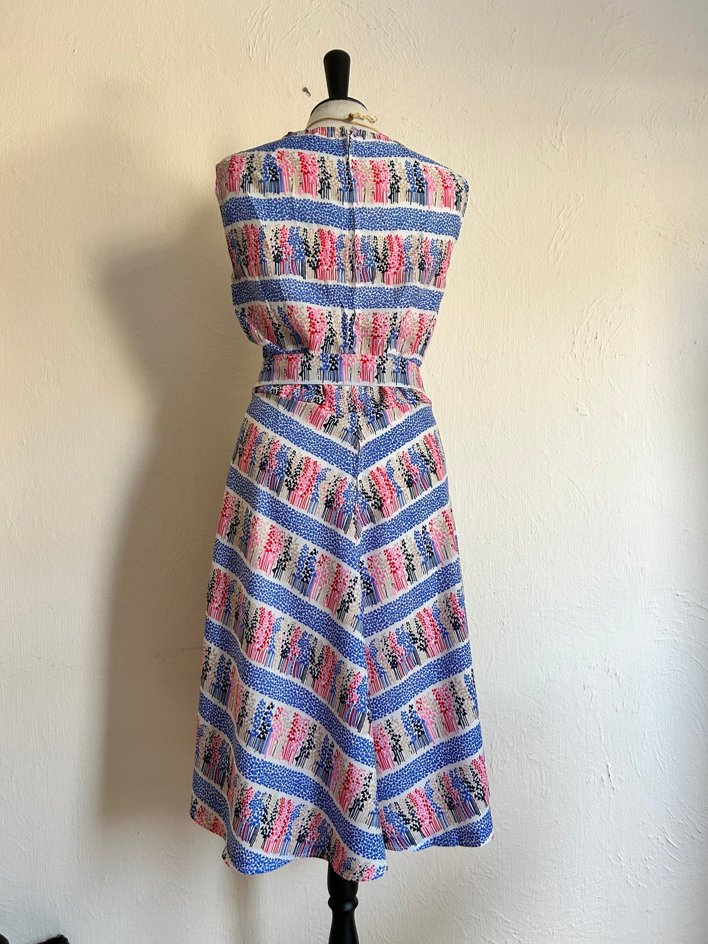 Vintage tie belt dress 70s