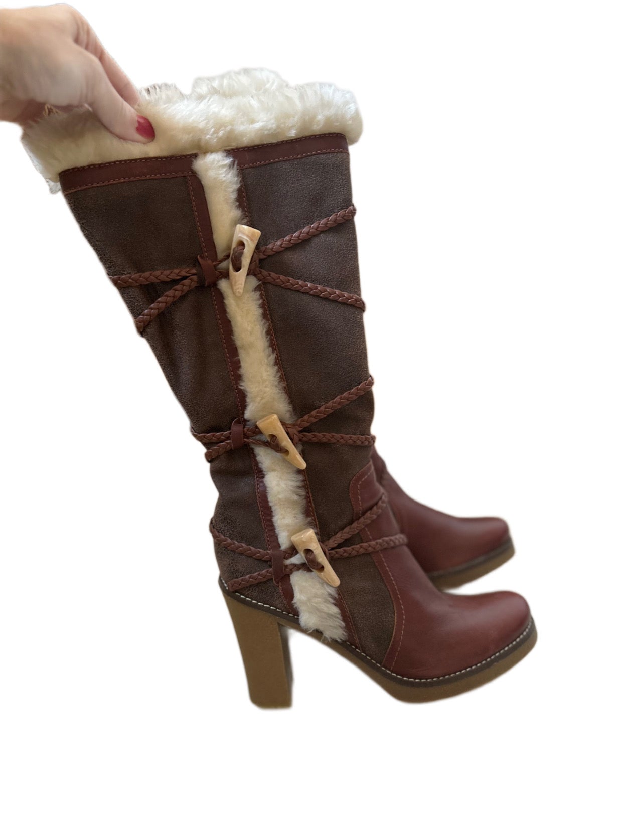 BCBG MAXAZRIA winter boots