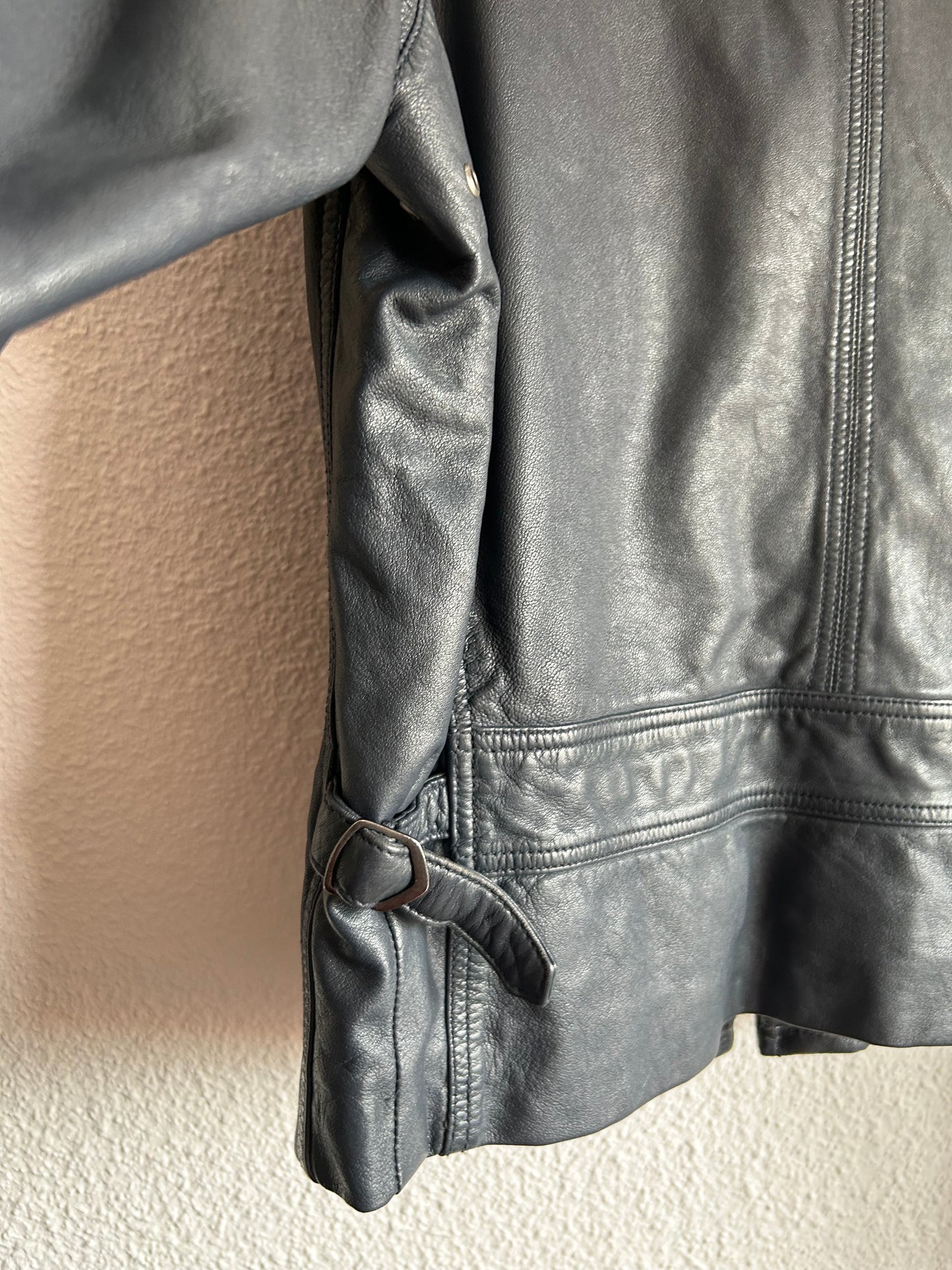 Massimo Dutti Leather jacket (Men-M)