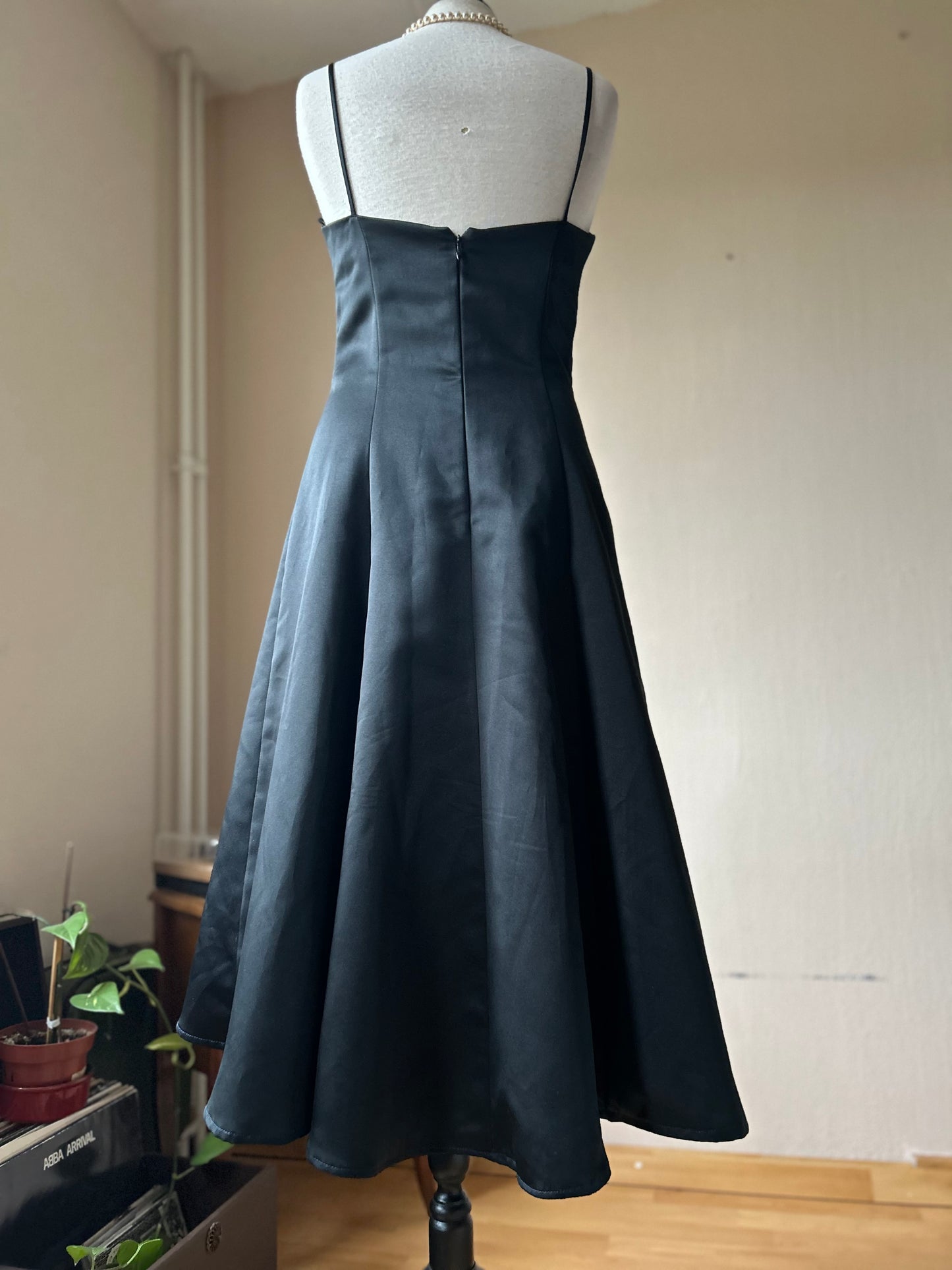 Vera Mont gala dress